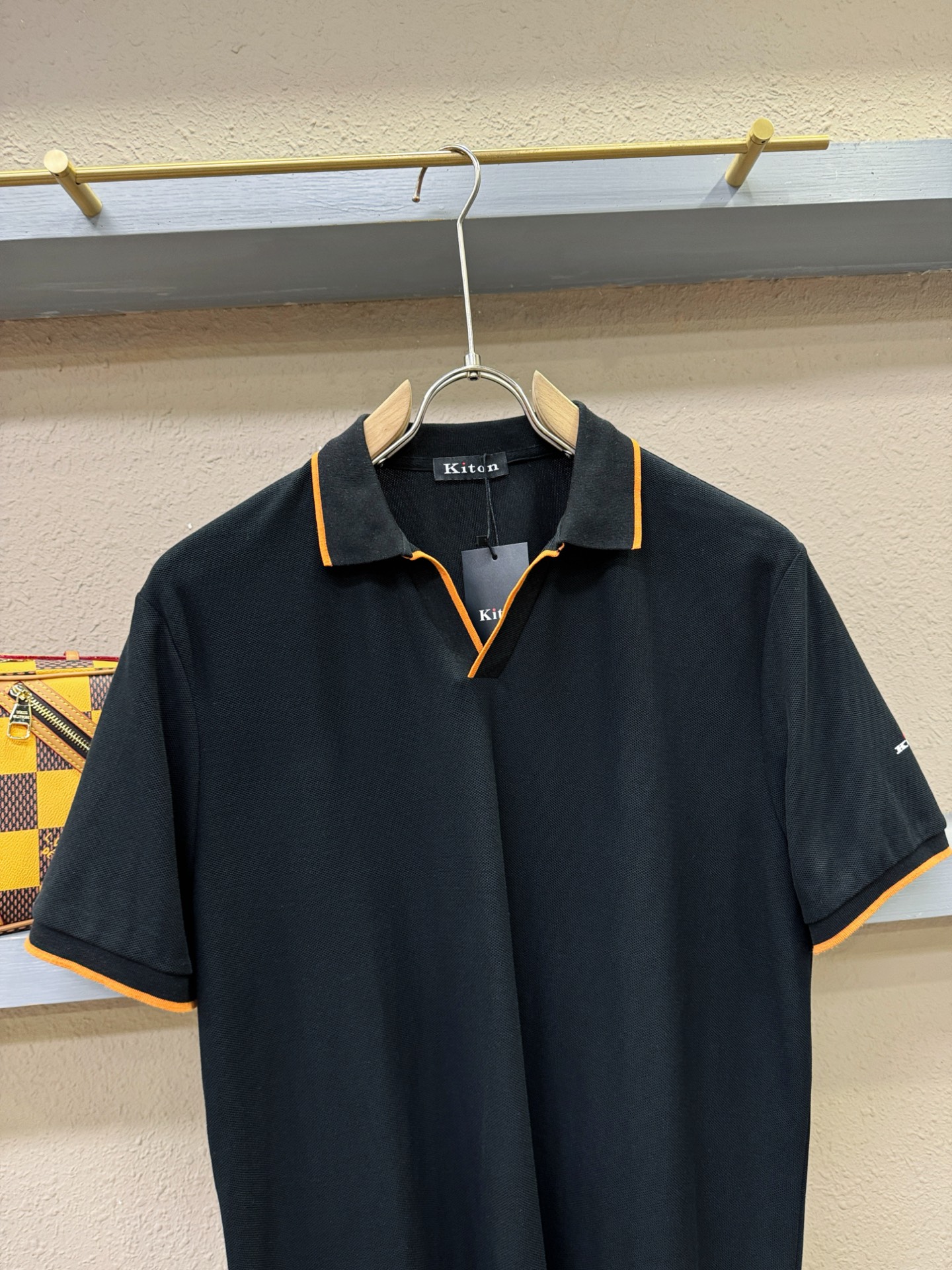  Kiton 2025官方春夏新款 专柜同步上市 男士翻领短袖POLO衫，高端主线系列，进口珠地丝光棉面