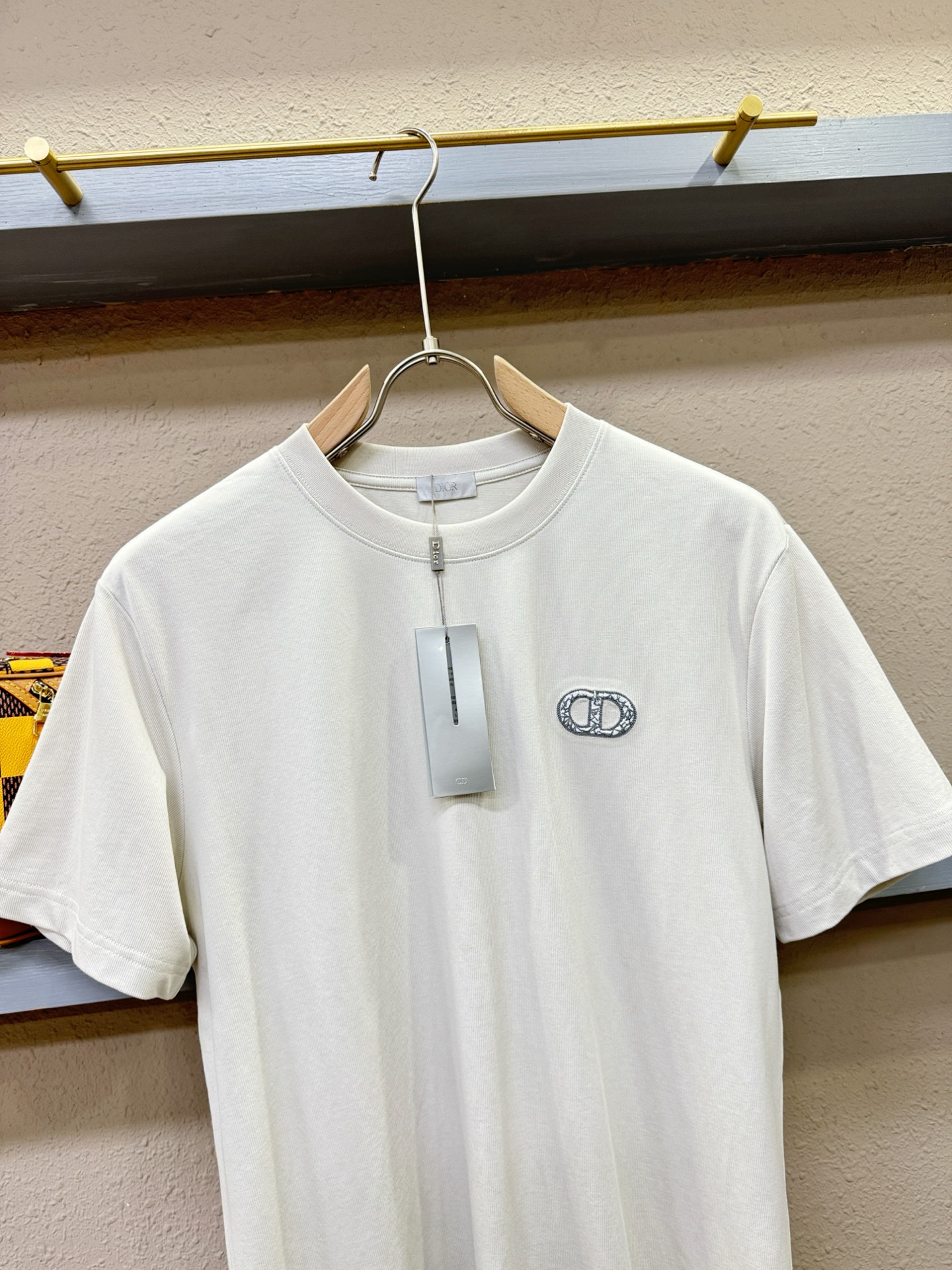  Dior迪奥 2025款新品短袖！原版定制面料，手感柔软。顶级进口私货，时尚设计潮流短袖，不失奢华 品