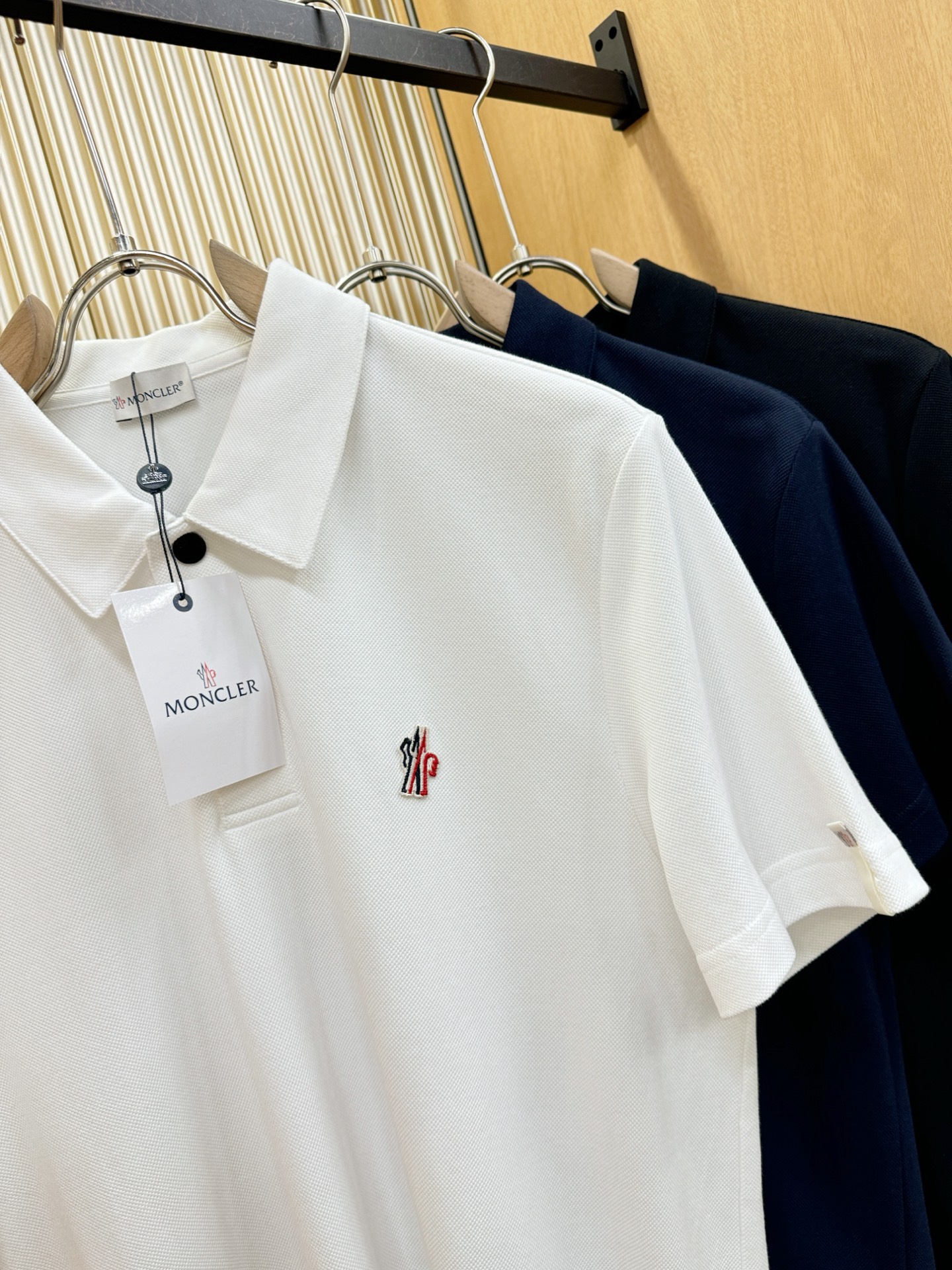  Moncler蒙口 2025官方春夏新款 专柜同步上市 男士翻领短袖POLO衫，高端主线系列，进口珠地