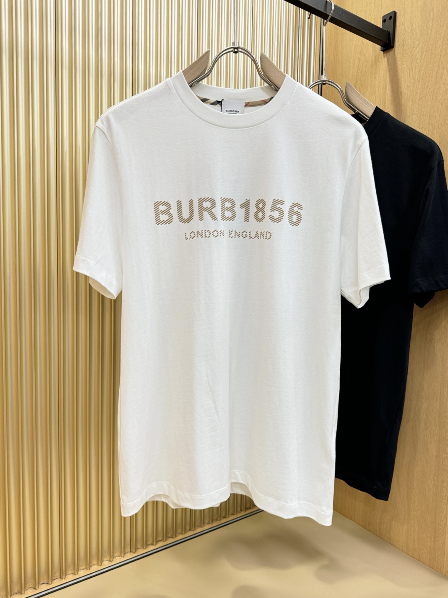 (最大可穿240斤) BURBERRY巴宝莉 2025春夏新款短袖T恤！走秀图案时尚休闲短袖T恤衫！设