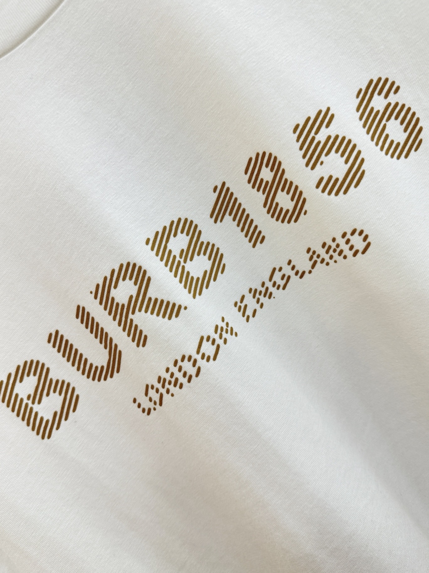  (最大可穿240斤) BURBERRY巴宝莉 2025春夏新款短袖T恤！走秀图案时尚休闲短袖T恤衫！设