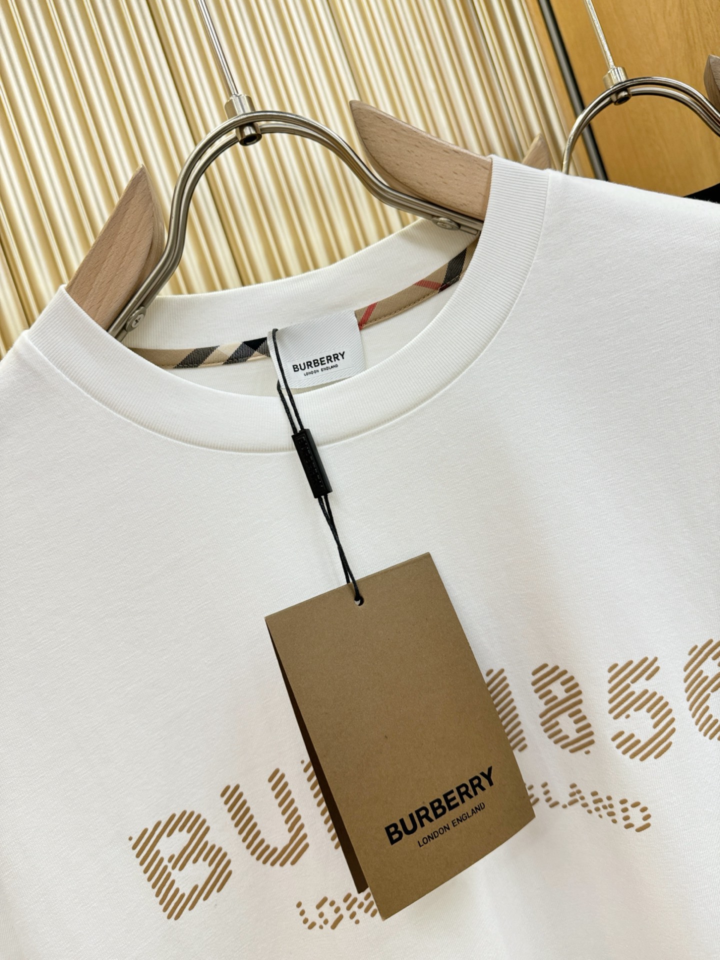  (最大可穿240斤) BURBERRY巴宝莉 2025春夏新款短袖T恤！走秀图案时尚休闲短袖T恤衫！设