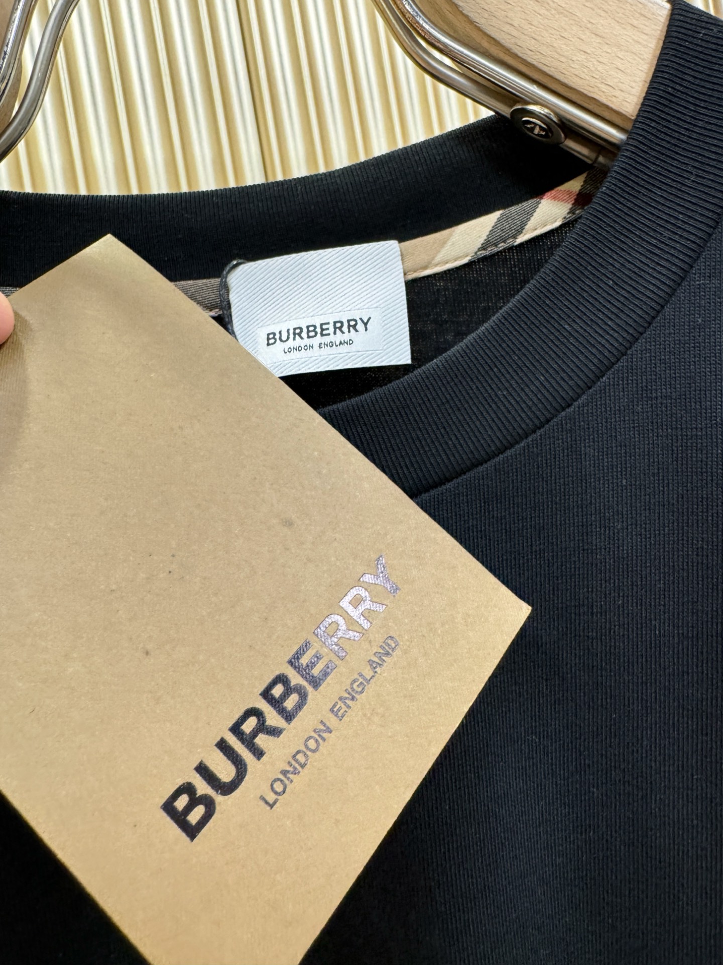  (最大可穿240斤) BURBERRY巴宝莉 2025春夏新款短袖T恤！走秀图案时尚休闲短袖T恤衫！设