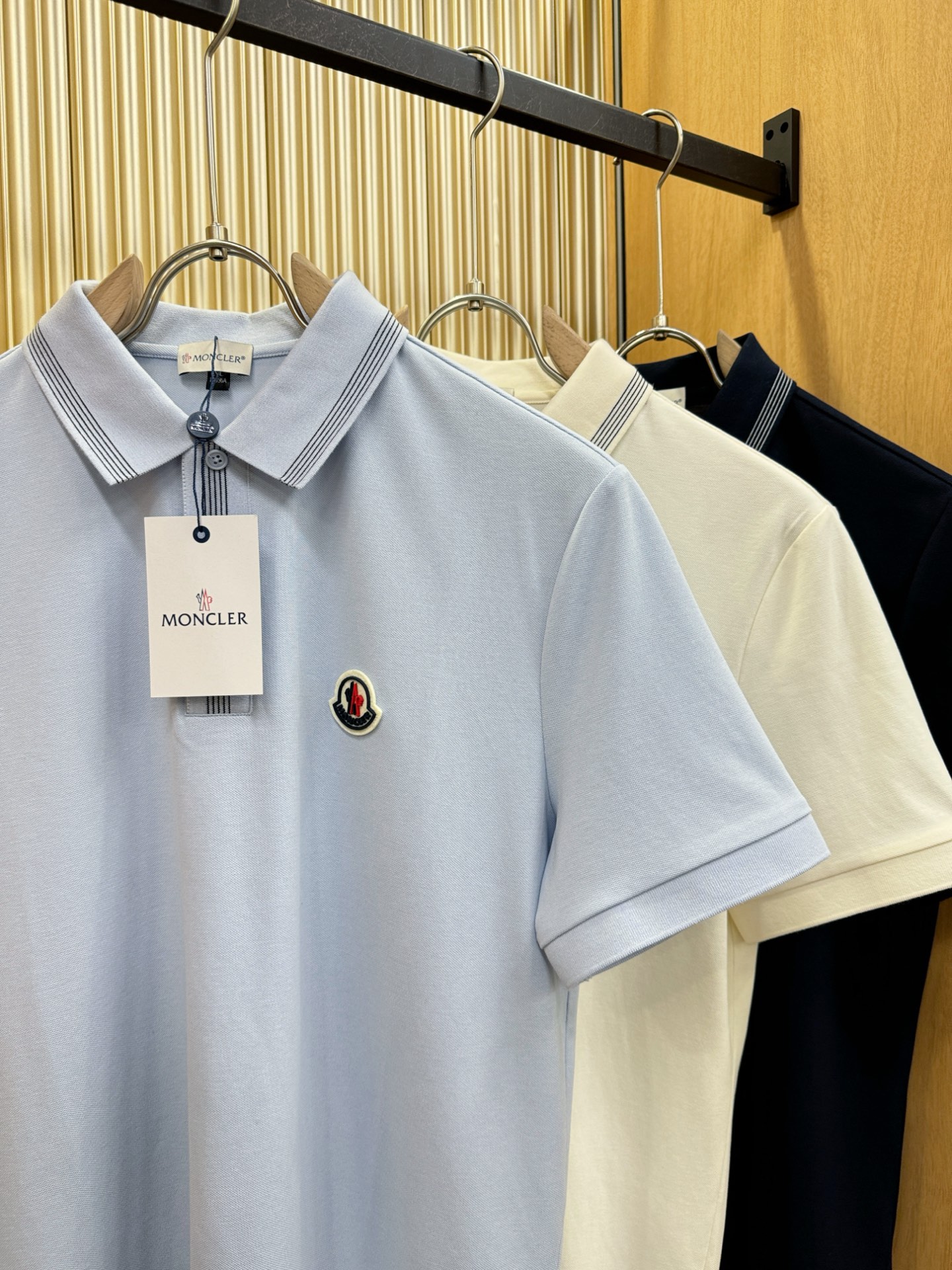  Moncler蒙口 2025官方春夏新款 专柜同步上市 男士翻领短袖POLO衫，高端主线系列，进口珠地
