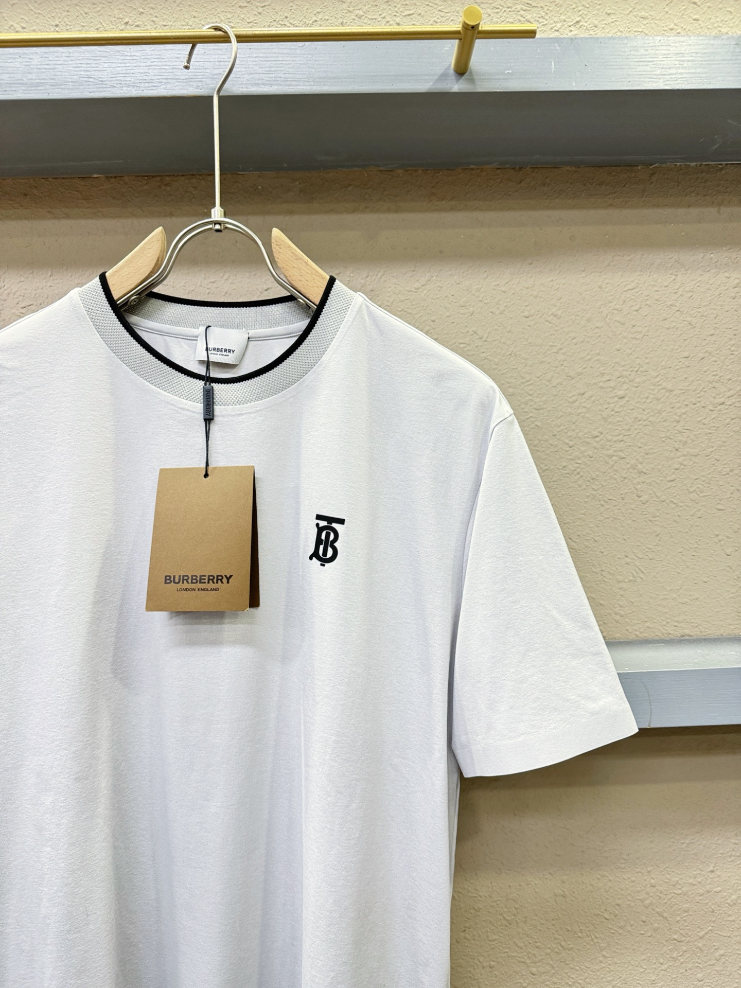 (最大可穿240斤) BURBERRY巴宝莉 2025春夏新款短袖T恤！走秀图案时尚休闲短袖T恤衫！设计