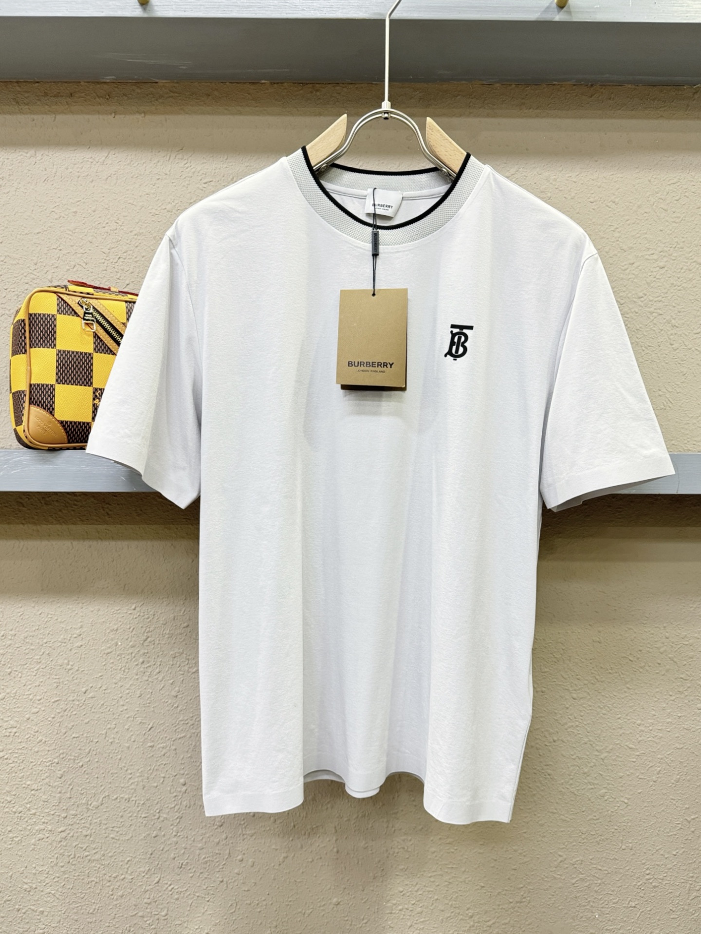 (最大可穿240斤) BURBERRY巴宝莉 2025春夏新款短袖T恤！走秀图案时尚休闲短袖T恤衫！设计