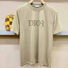 (最大可穿240斤) Dior迪奥 2025春夏新款短袖T恤!走秀图案时尚休闲短袖T恤衫!设计logo设 (最大可穿240斤) Dior迪奥 2025春夏新款短袖T恤!走秀图案时尚休闲短袖T恤衫!设计logo设