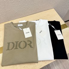 (最大可穿240斤) Dior迪奥 2025春夏新款短袖T恤!走秀图案时尚休闲短袖T恤衫!设计logo设 (最大可穿240斤) Dior迪奥 2025春夏新款短袖T恤!走秀图案时尚休闲短袖T恤衫!设计logo设