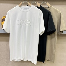 (最大可穿240斤) Dior迪奥 2025春夏新款短袖T恤!走秀图案时尚休闲短袖T恤衫!设计logo设 (最大可穿240斤) Dior迪奥 2025春夏新款短袖T恤!走秀图案时尚休闲短袖T恤衫!设计logo设