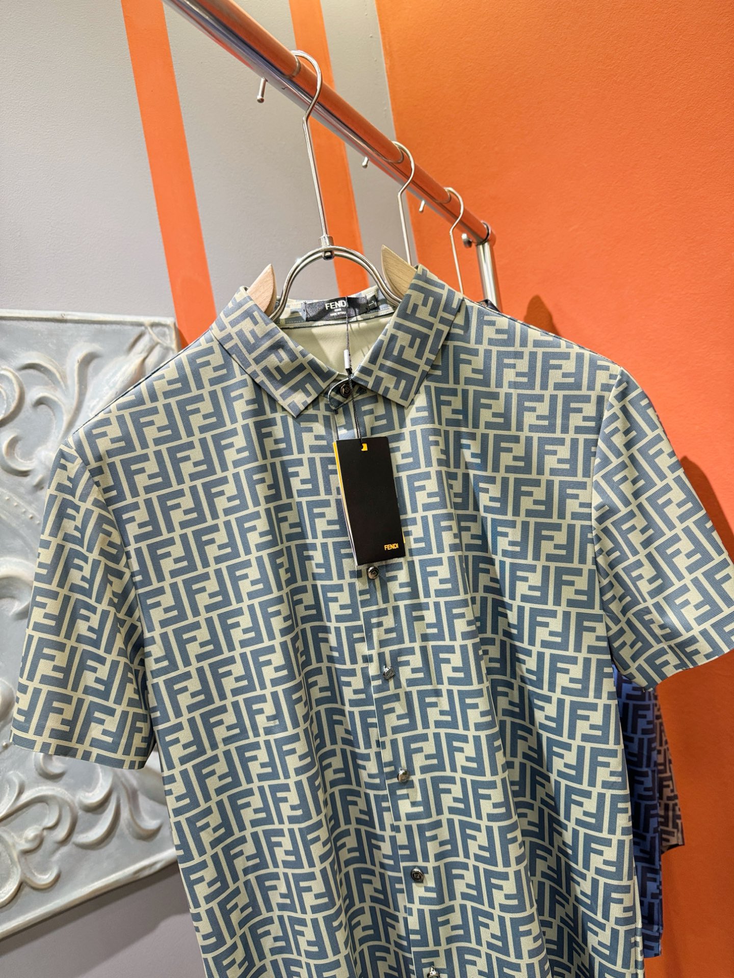 FENDI 2025 Ice-Filament Shirts: Unique Design, Online Sales Leader! - 图片 2