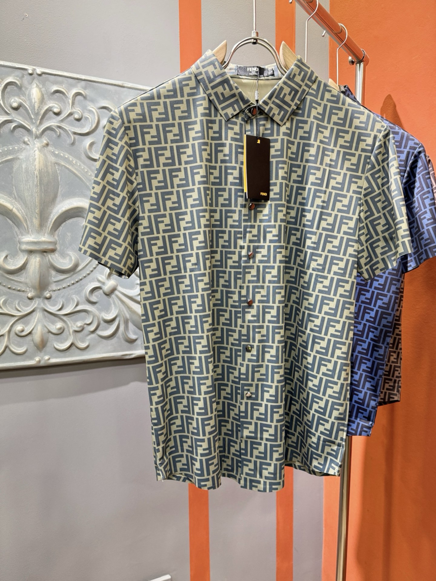 FENDI 2025 Ice-Filament Shirts: Unique Design, Online Sales Leader!