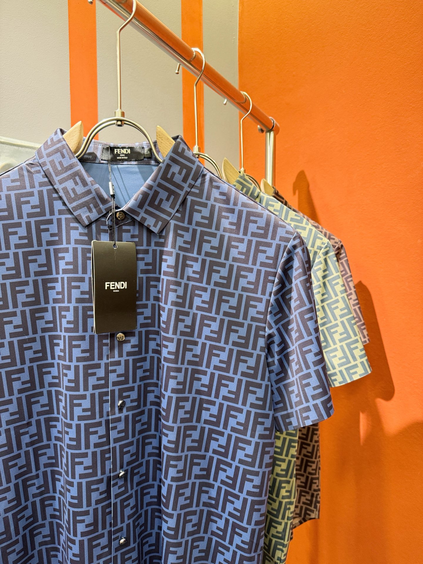FENDI 2025 Ice-Filament Shirts: Rare Online Sales, Versatile Design, Stylish and Elegant! - 图片 3