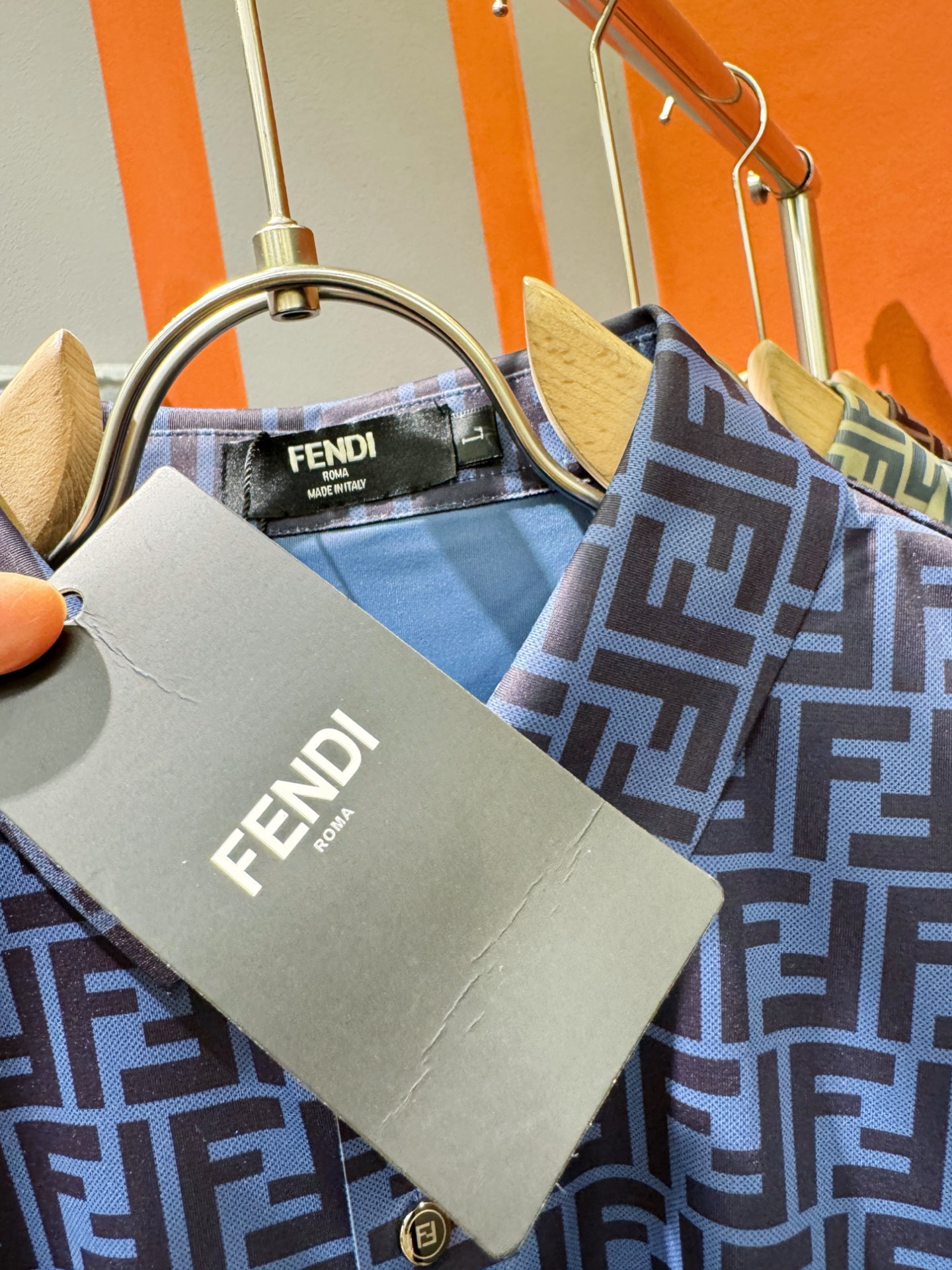 FENDI 2025 Ice-Filament Shirts: Rare Online Sales, Versatile Design, Stylish and Elegant! - 图片 4