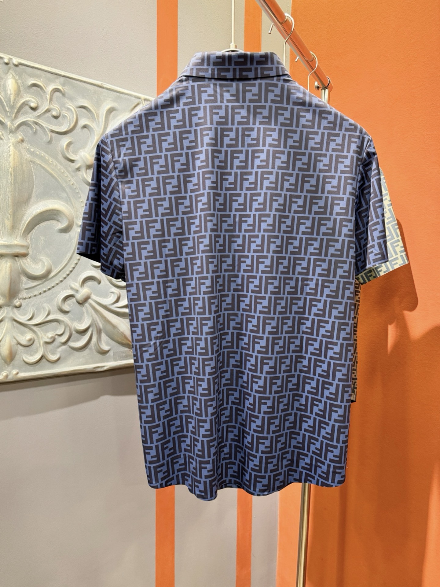 FENDI 2025 Ice-Filament Shirts: Rare Online Sales, Versatile Design, Stylish and Elegant! - 图片 9