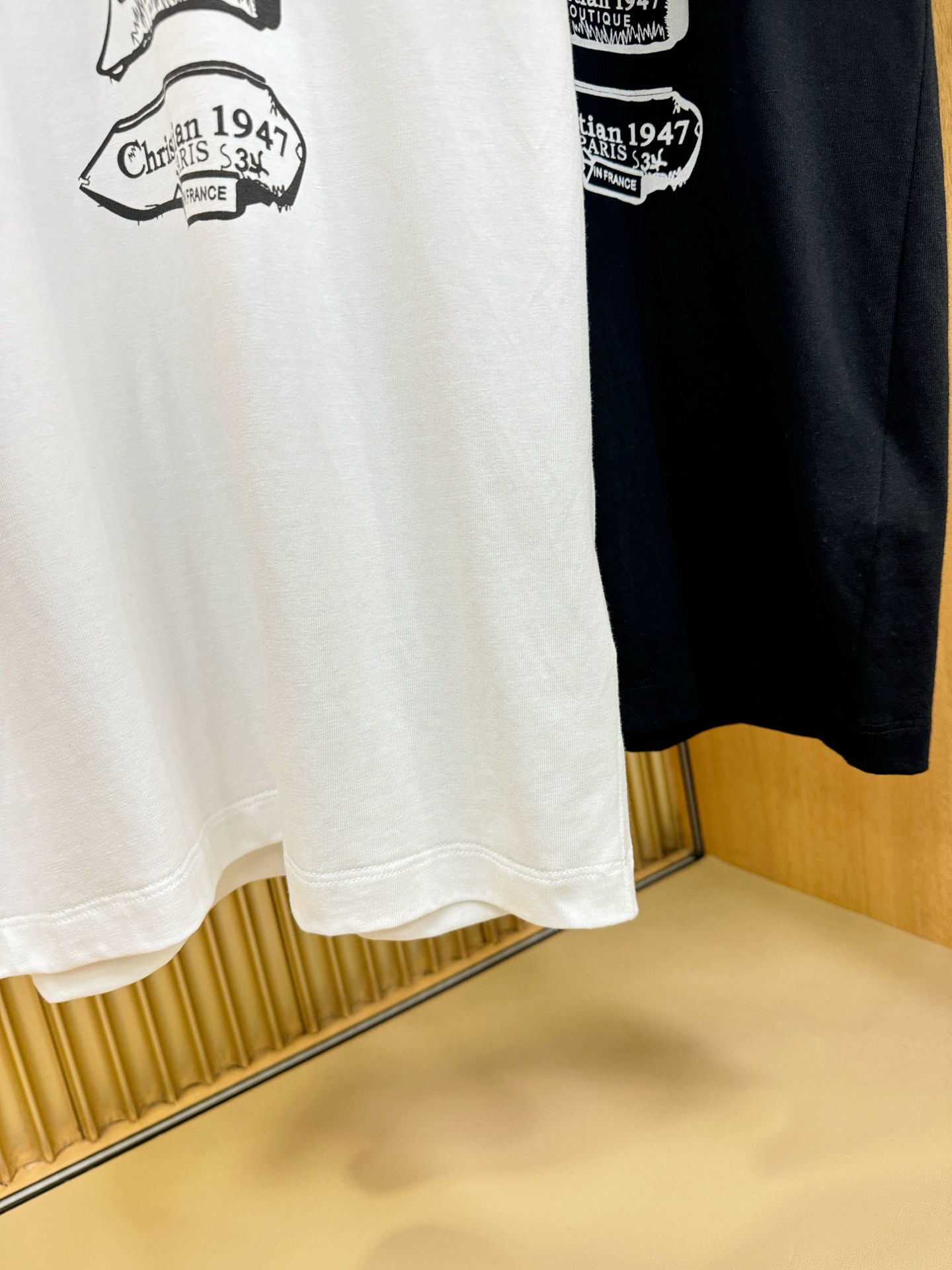 (最大可穿240斤) Dior迪奥 2025春夏新款短袖T恤！走秀图案时尚休闲短袖T恤衫！设计logo设