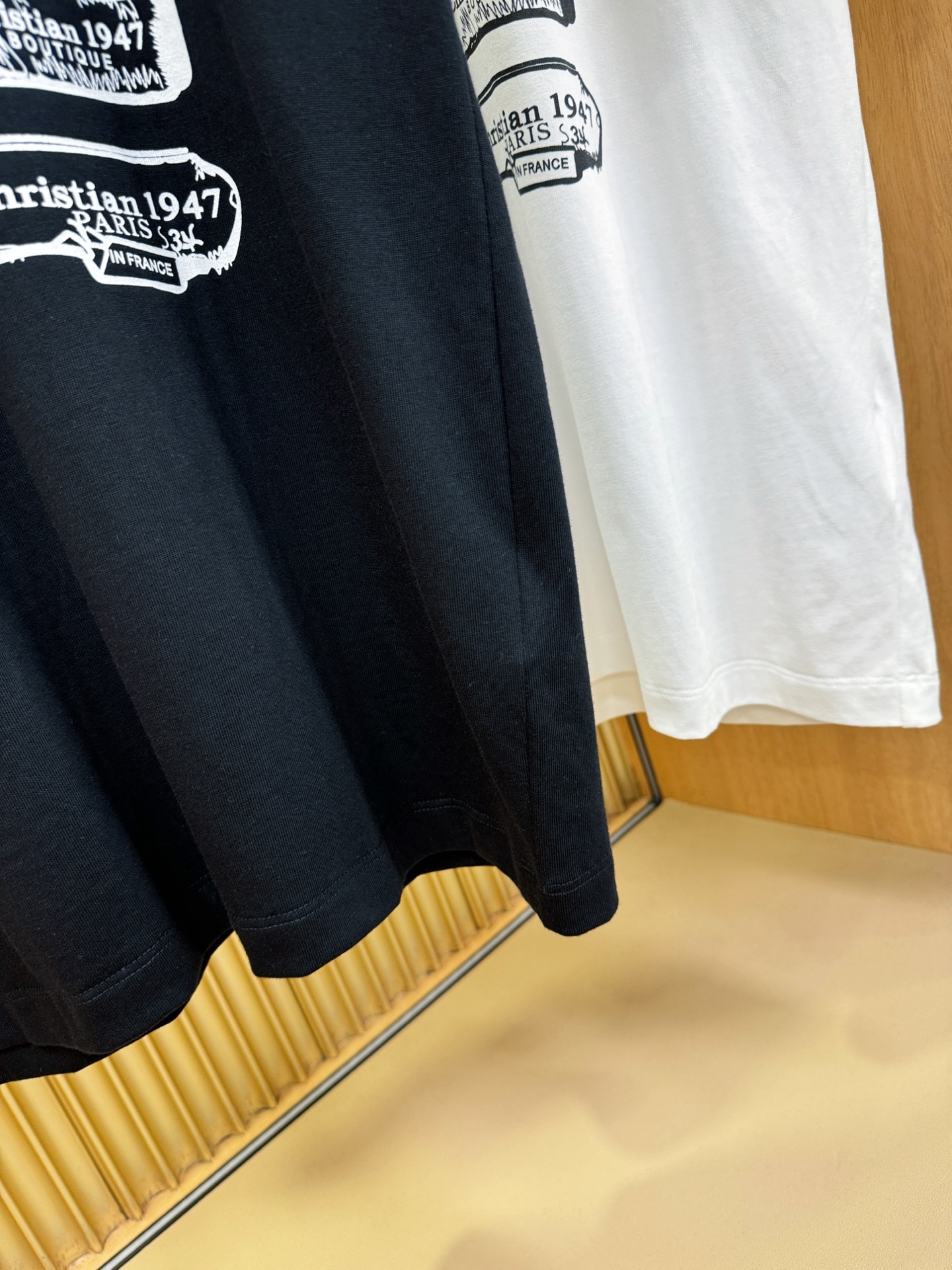 (最大可穿240斤) Dior迪奥 2025春夏新款短袖T恤！走秀图案时尚休闲短袖T恤衫！设计logo设