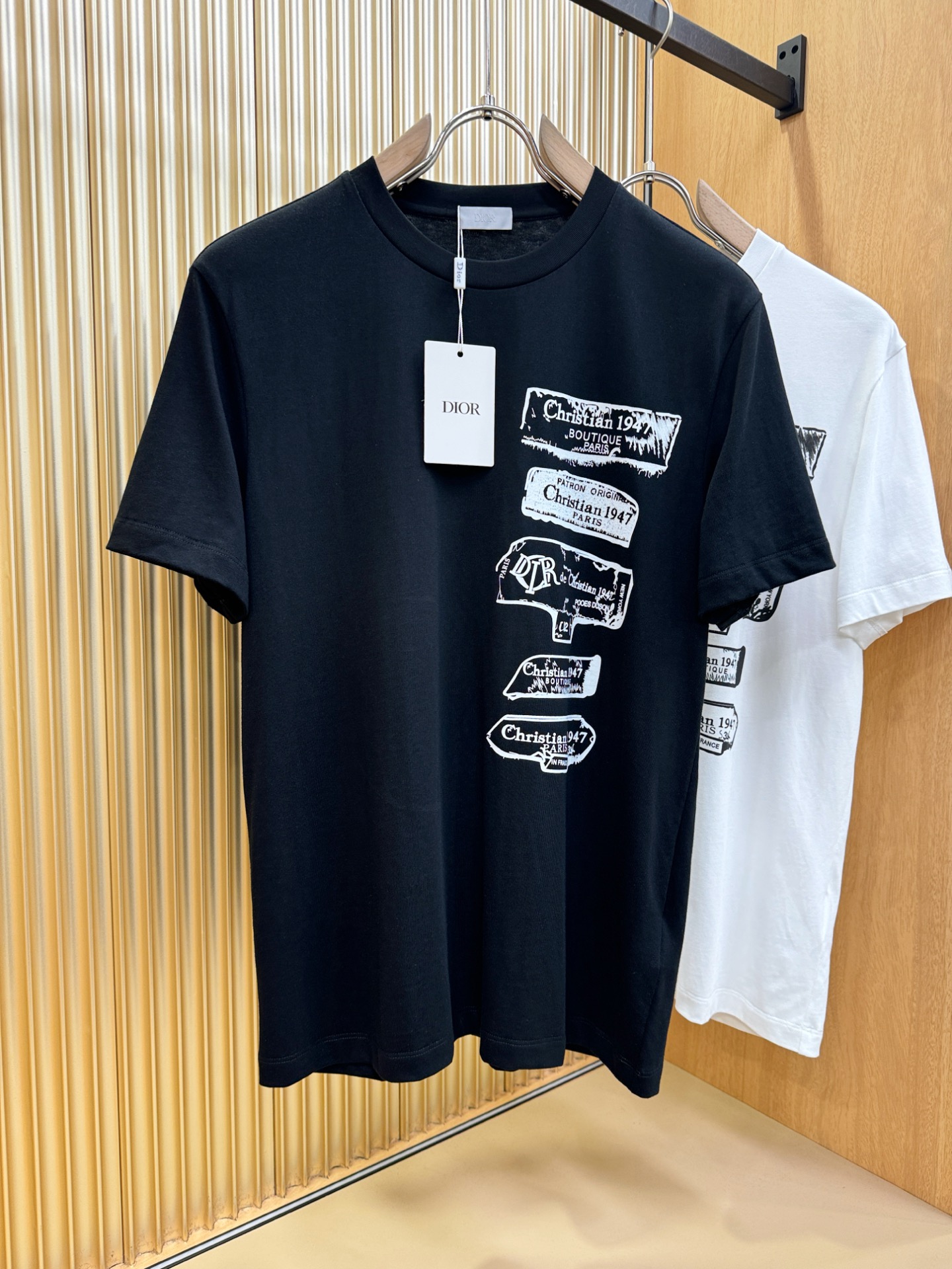 (最大可穿240斤) Dior迪奥 2025春夏新款短袖T恤！走秀图案时尚休闲短袖T恤衫！设计logo设