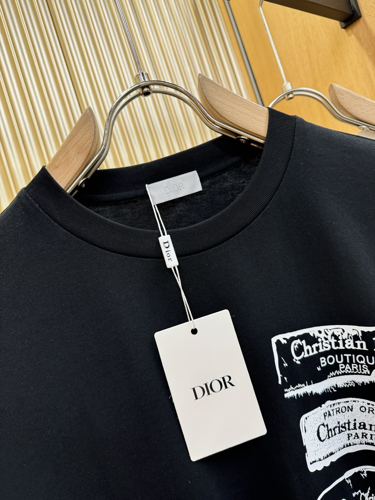 (最大可穿240斤) Dior迪奥 2025春夏新款短袖T恤！走秀图案时尚休闲短袖T恤衫！设计logo设