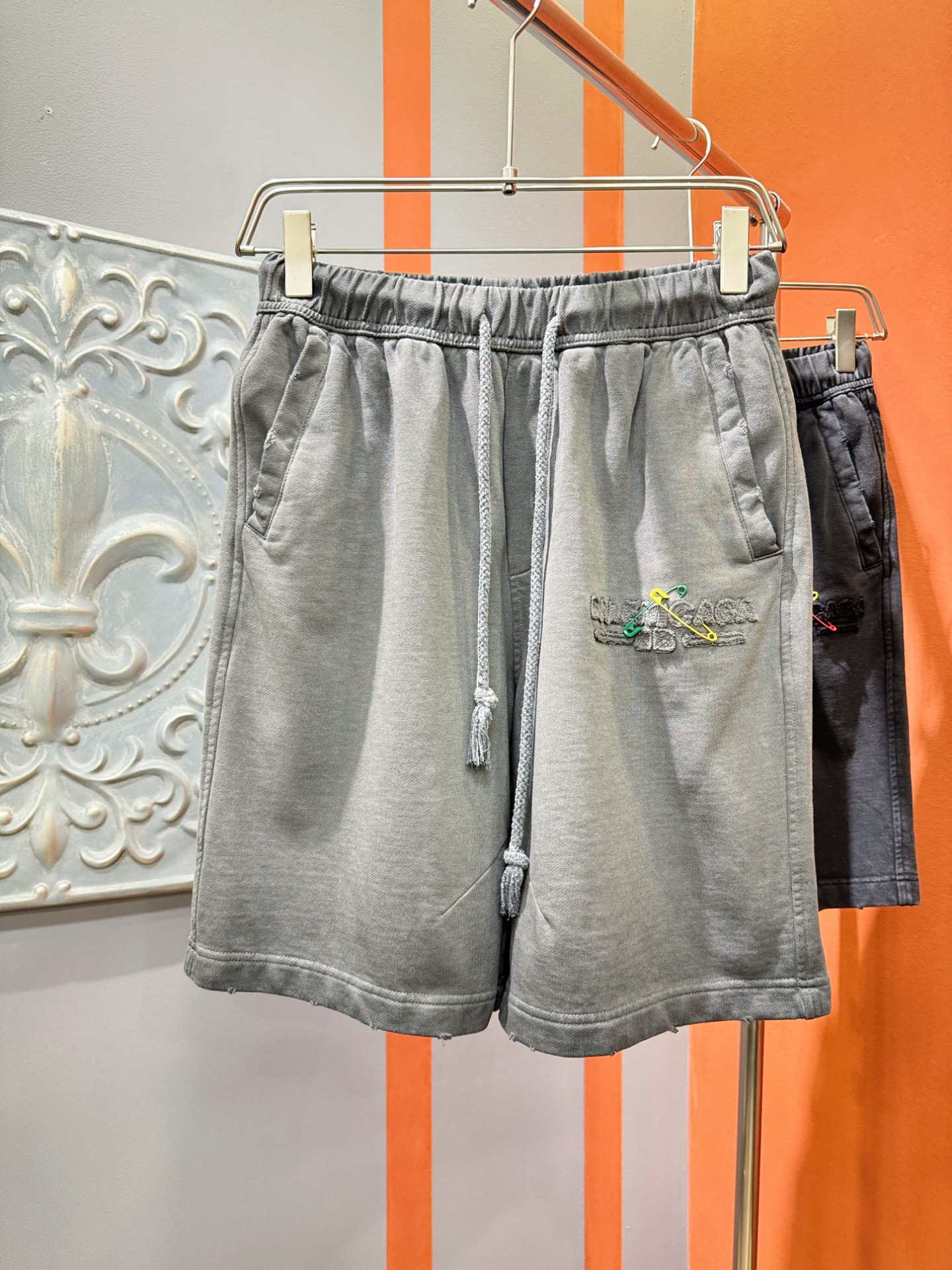  Balenciaga巴黎世家爆款短裤2025ss新款男士休闲短裤，高端版本！专柜定制面料 透气舒适度高
