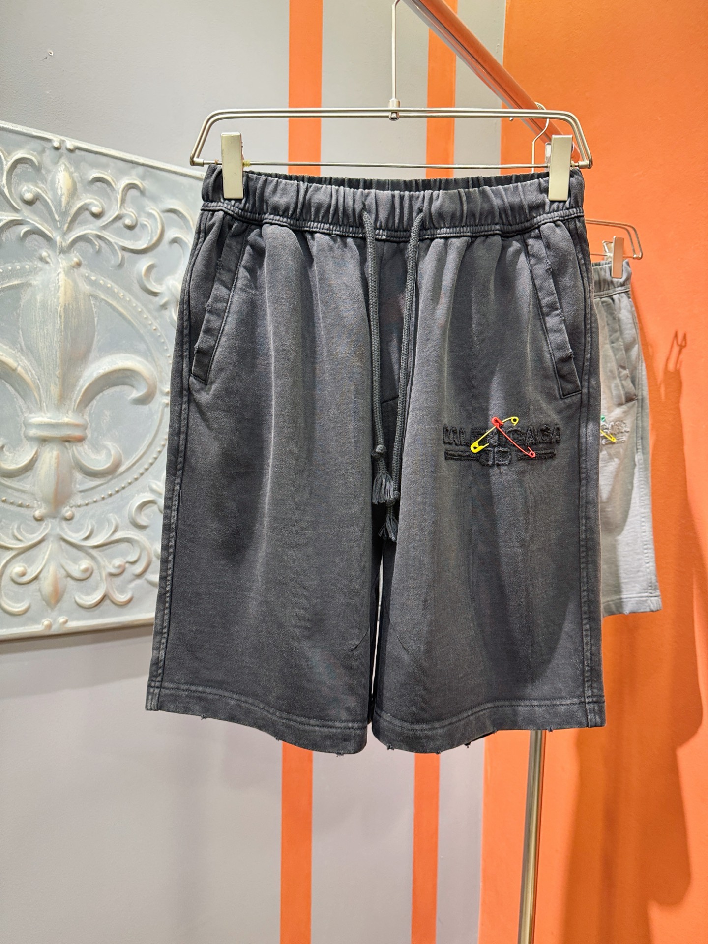  Balenciaga巴黎世家爆款短裤2025ss新款男士休闲短裤，高端版本！专柜定制面料 透气舒适度高
