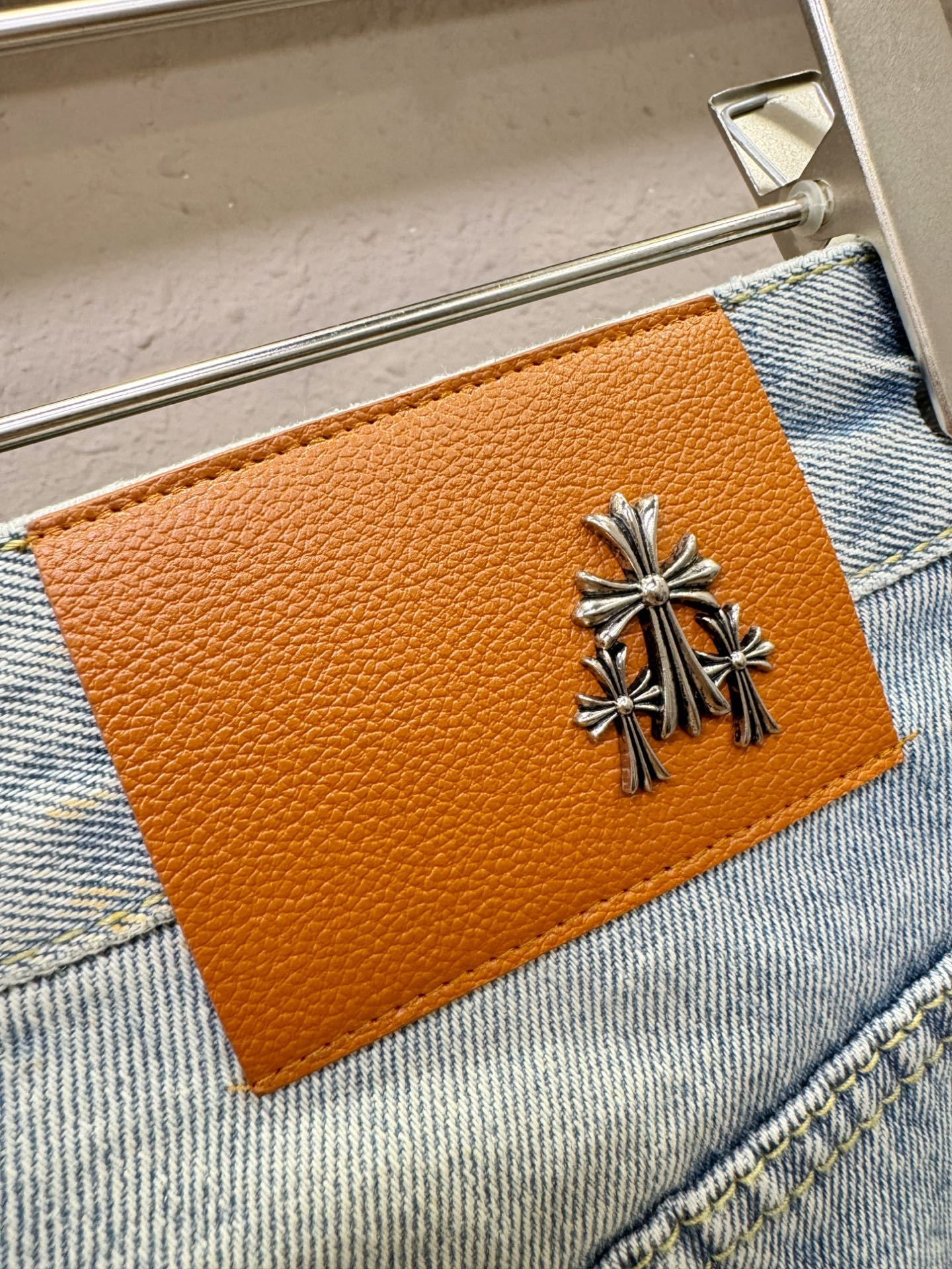  CHROME HEARTS 克罗心 2025新品，原版牛仔短裤 ，原版重工打造，品牌经典LOGO设计，
