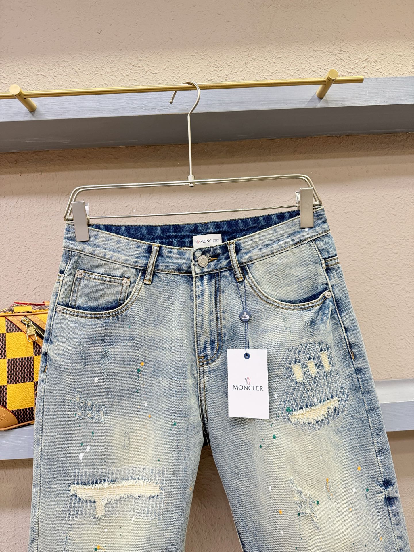  Moncler蒙口 2025新品，原版牛仔短裤 ，原版重工打造，品牌经典LOGO设计，三标齐全！原版五