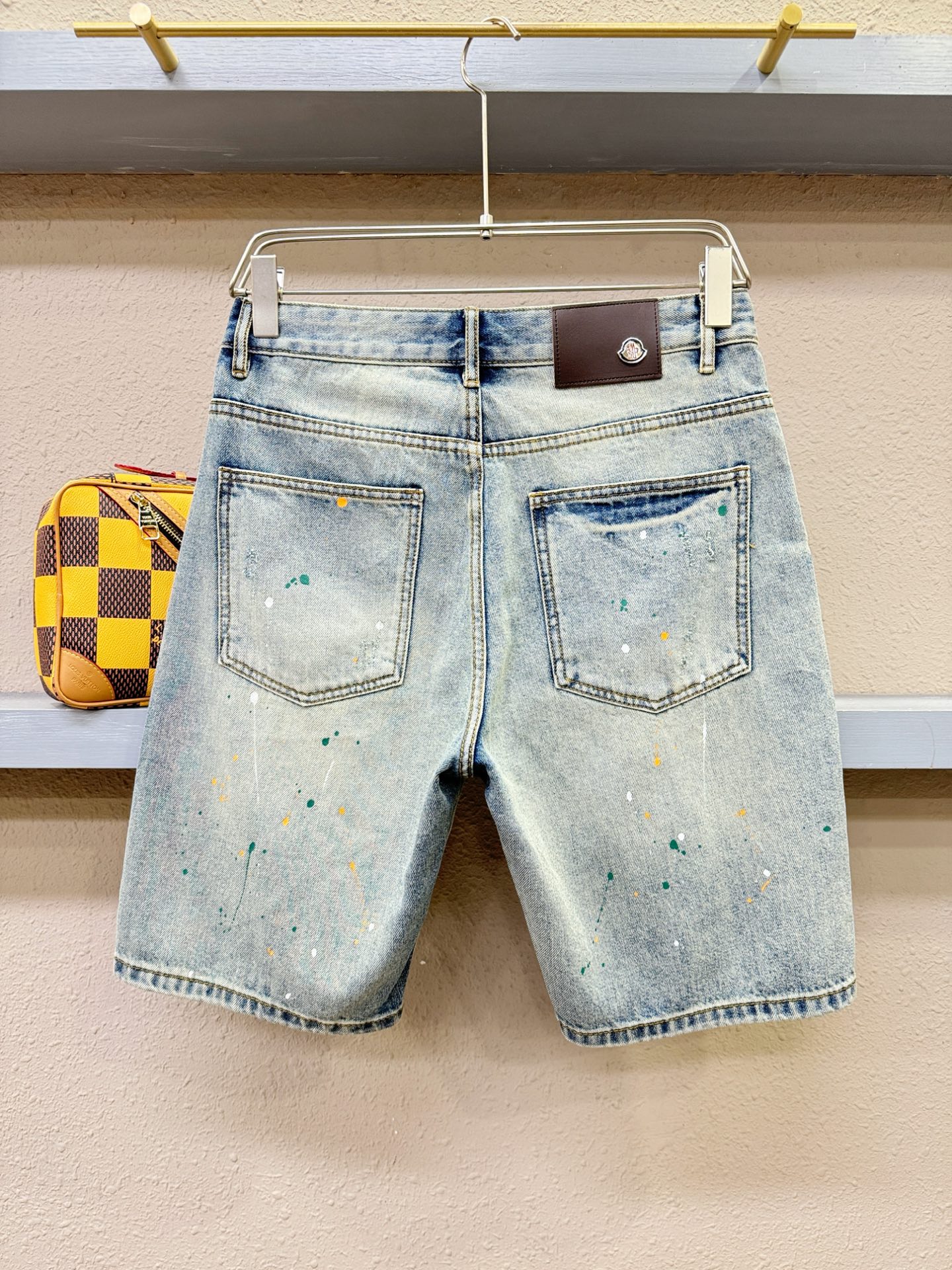  Moncler蒙口 2025新品，原版牛仔短裤 ，原版重工打造，品牌经典LOGO设计，三标齐全！原版五