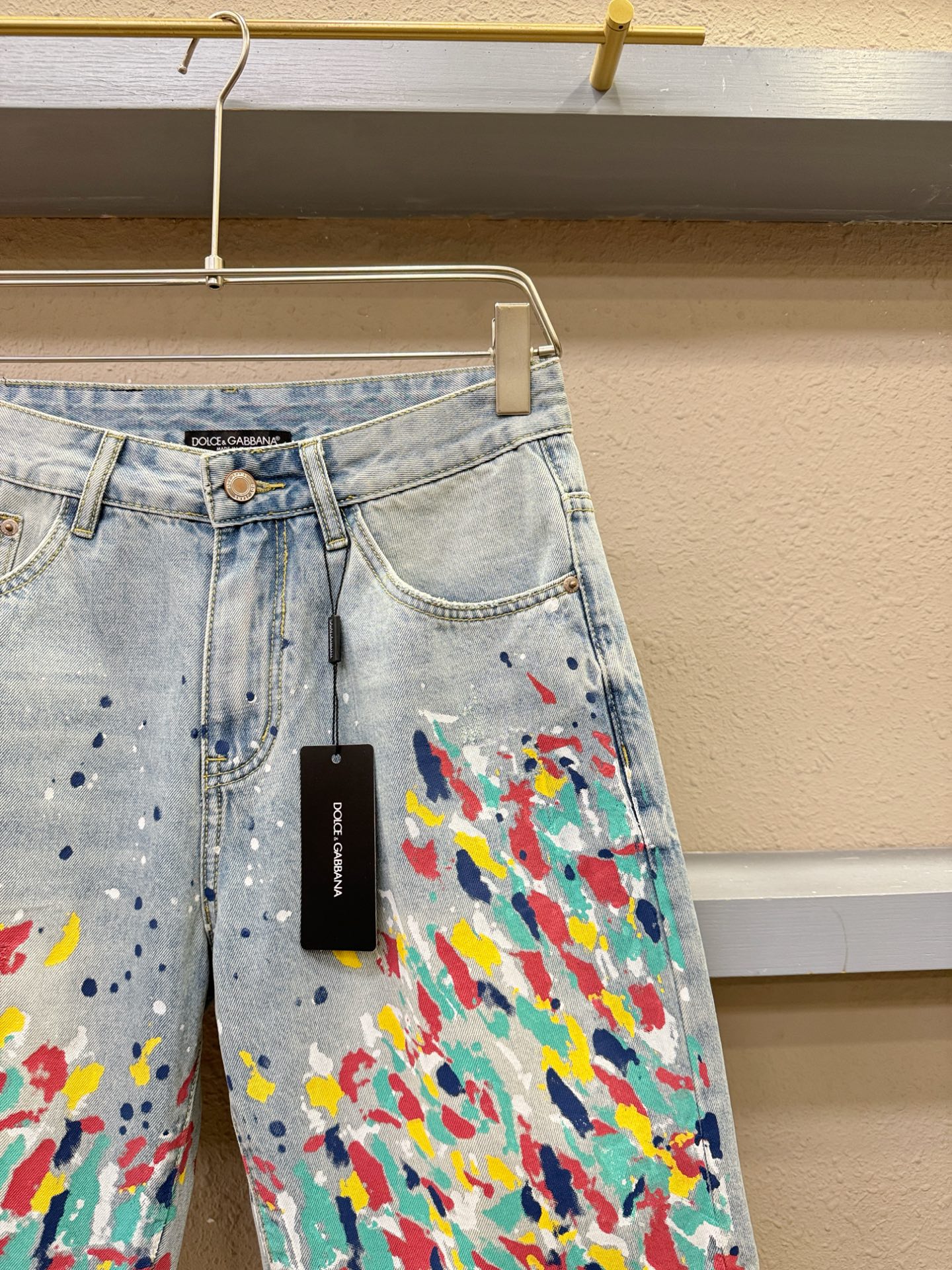  DG 2025新品，原版牛仔短裤 ，原版重工打造，品牌经典LOGO设计，三标齐全！原版五金辅料。专柜定