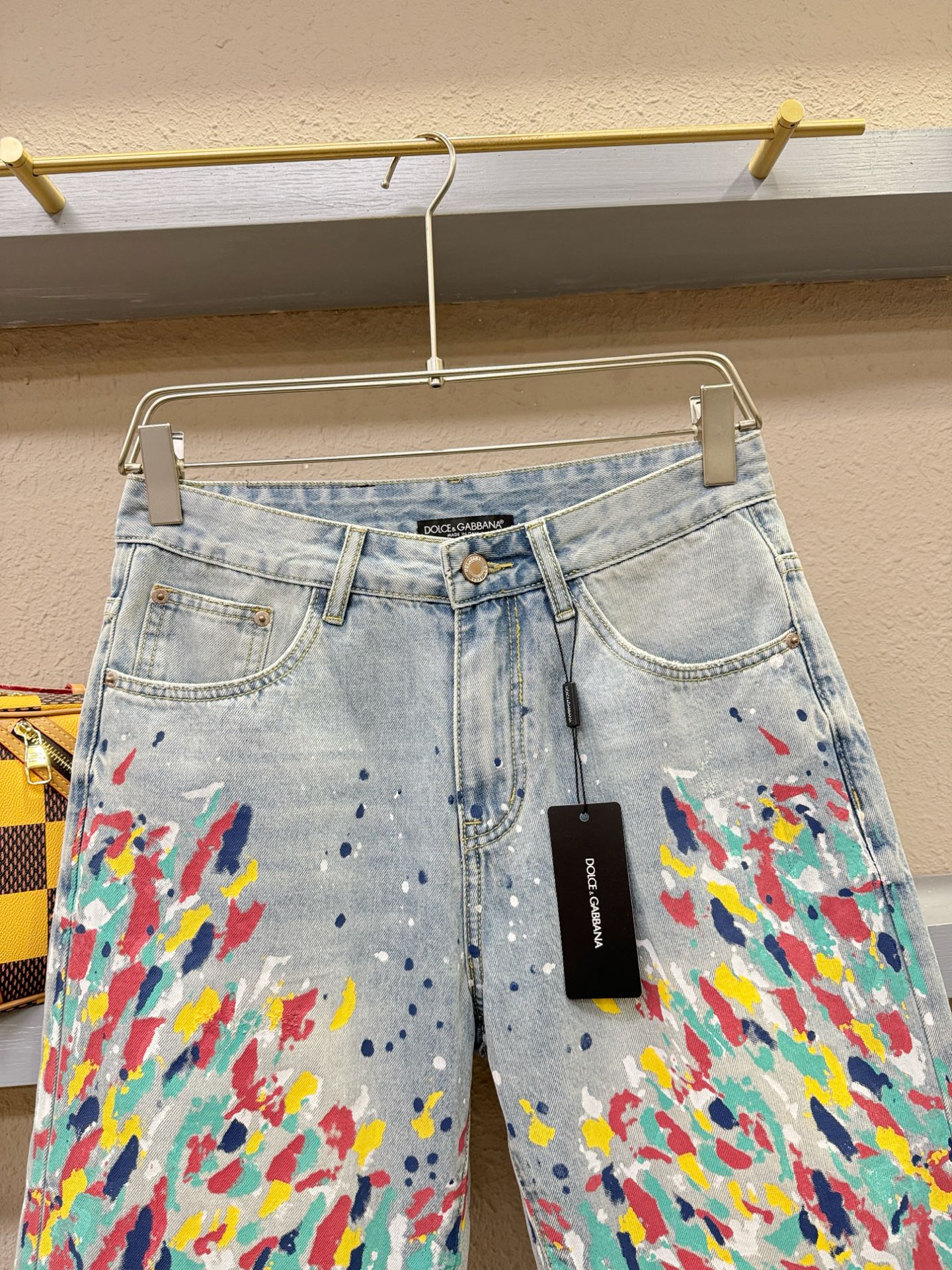  DG 2025新品，原版牛仔短裤 ，原版重工打造，品牌经典LOGO设计，三标齐全！原版五金辅料。专柜定