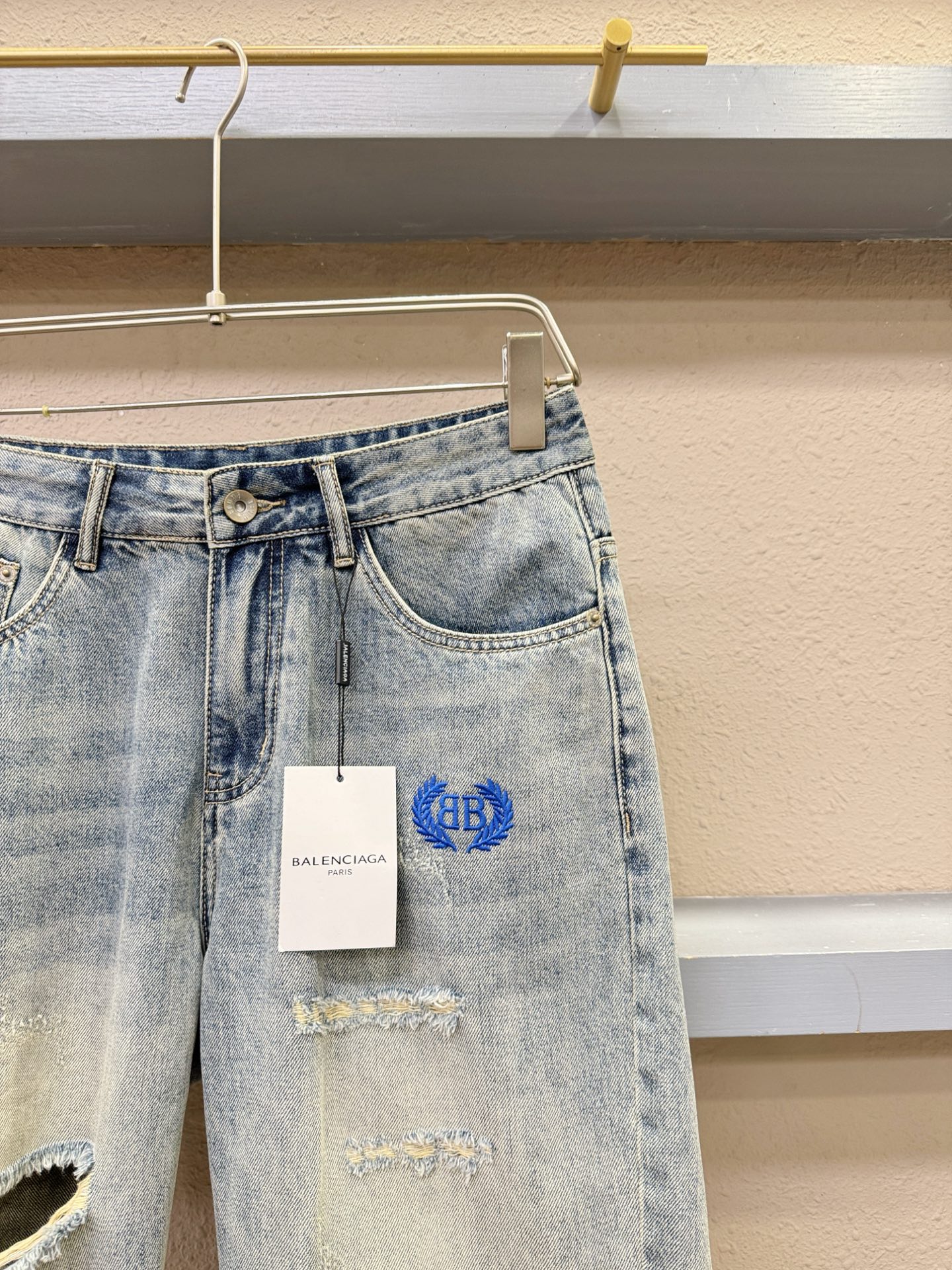  Balenciaga巴黎世家 2025新品，原版牛仔短裤 ，原版重工打造，品牌经典LOGO设计，三标齐