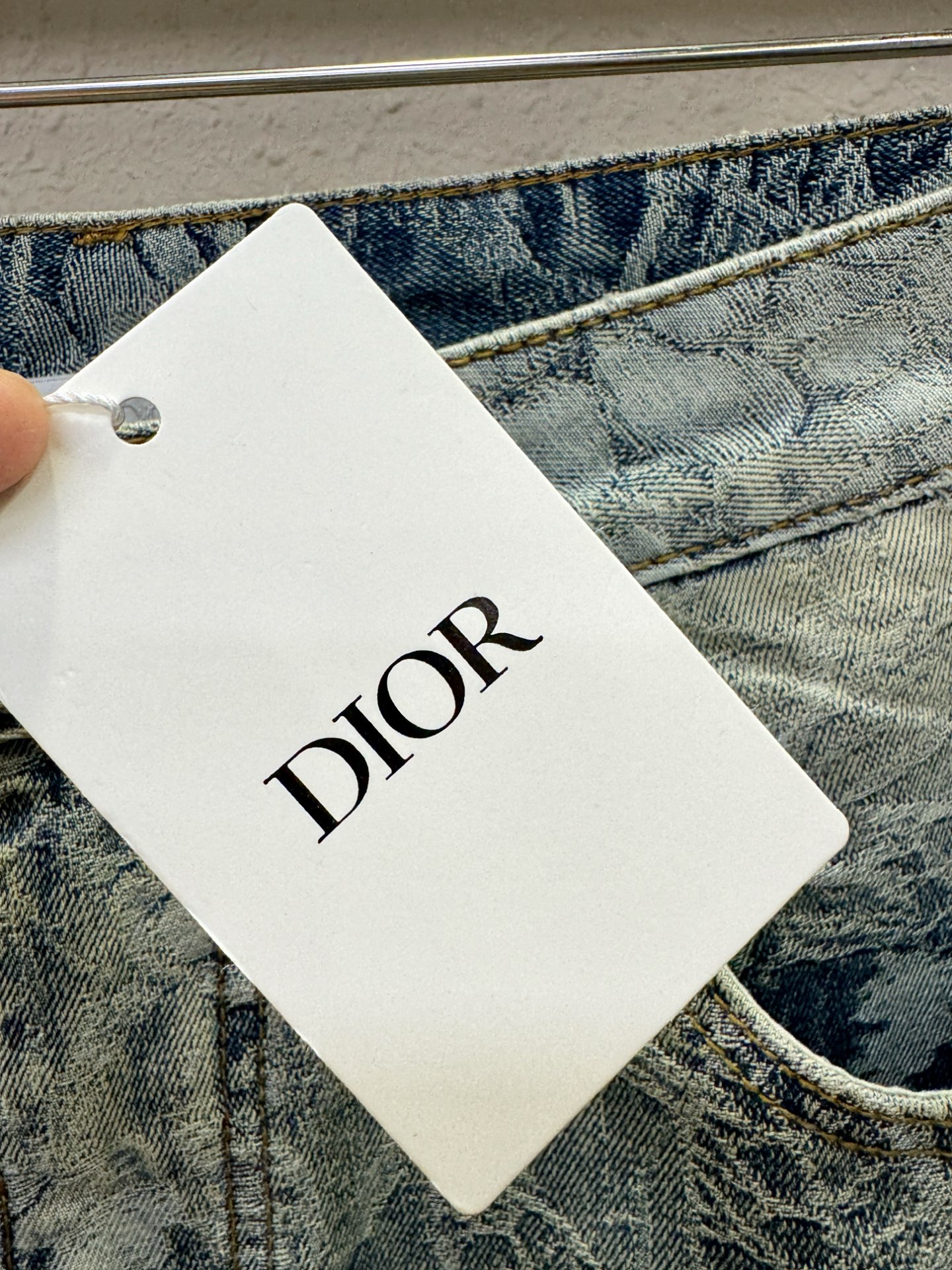  Dior迪奥 2025新品，原版牛仔短裤 ，原版重工打造，品牌经典LOGO设计，三标齐全！原版五金辅料