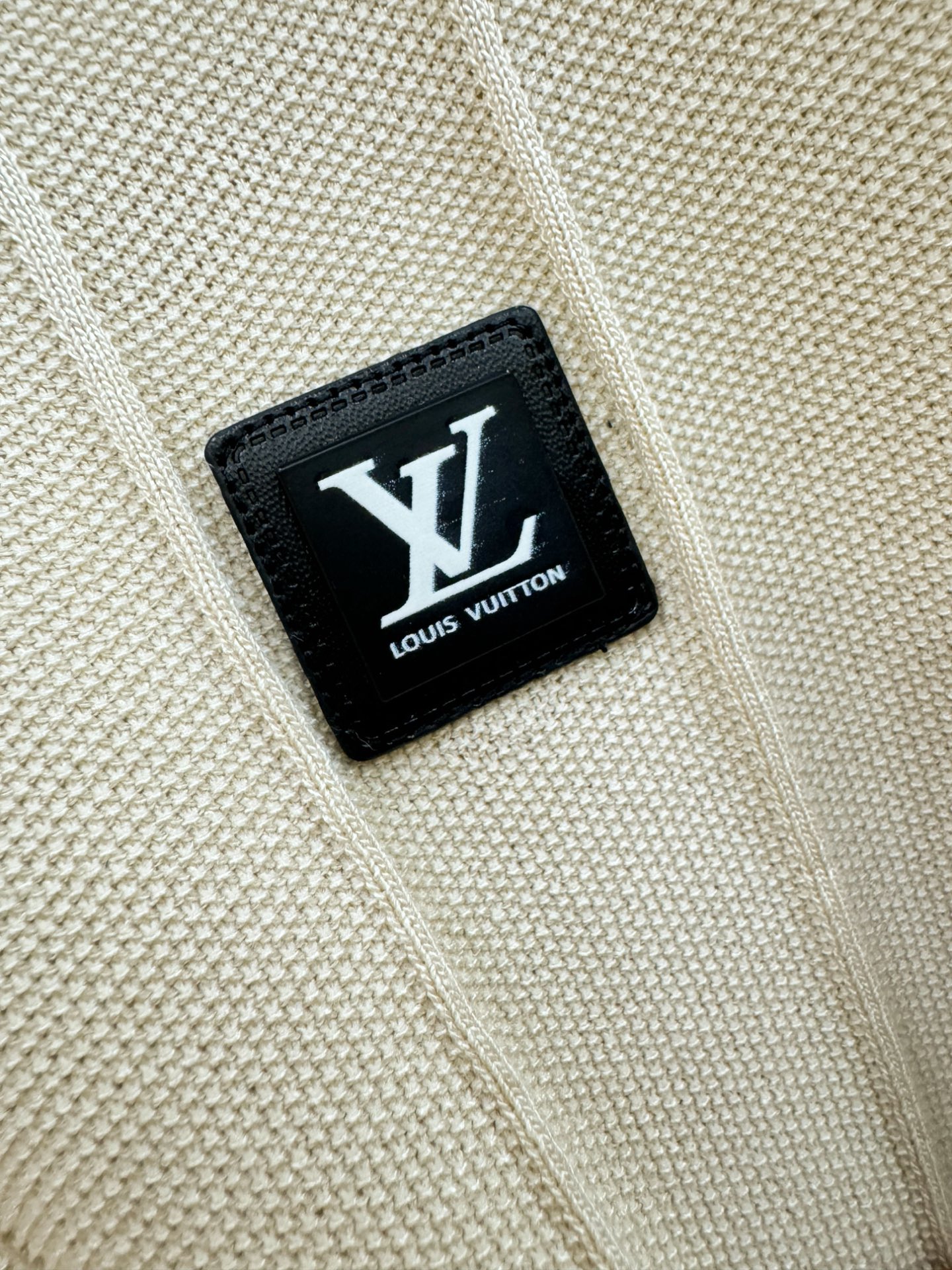 LV路易威登 2025春夏新品针织短袖，进口针织面料，手感柔软。顶级进口私货，时尚设计潮流短袖针织衫，不