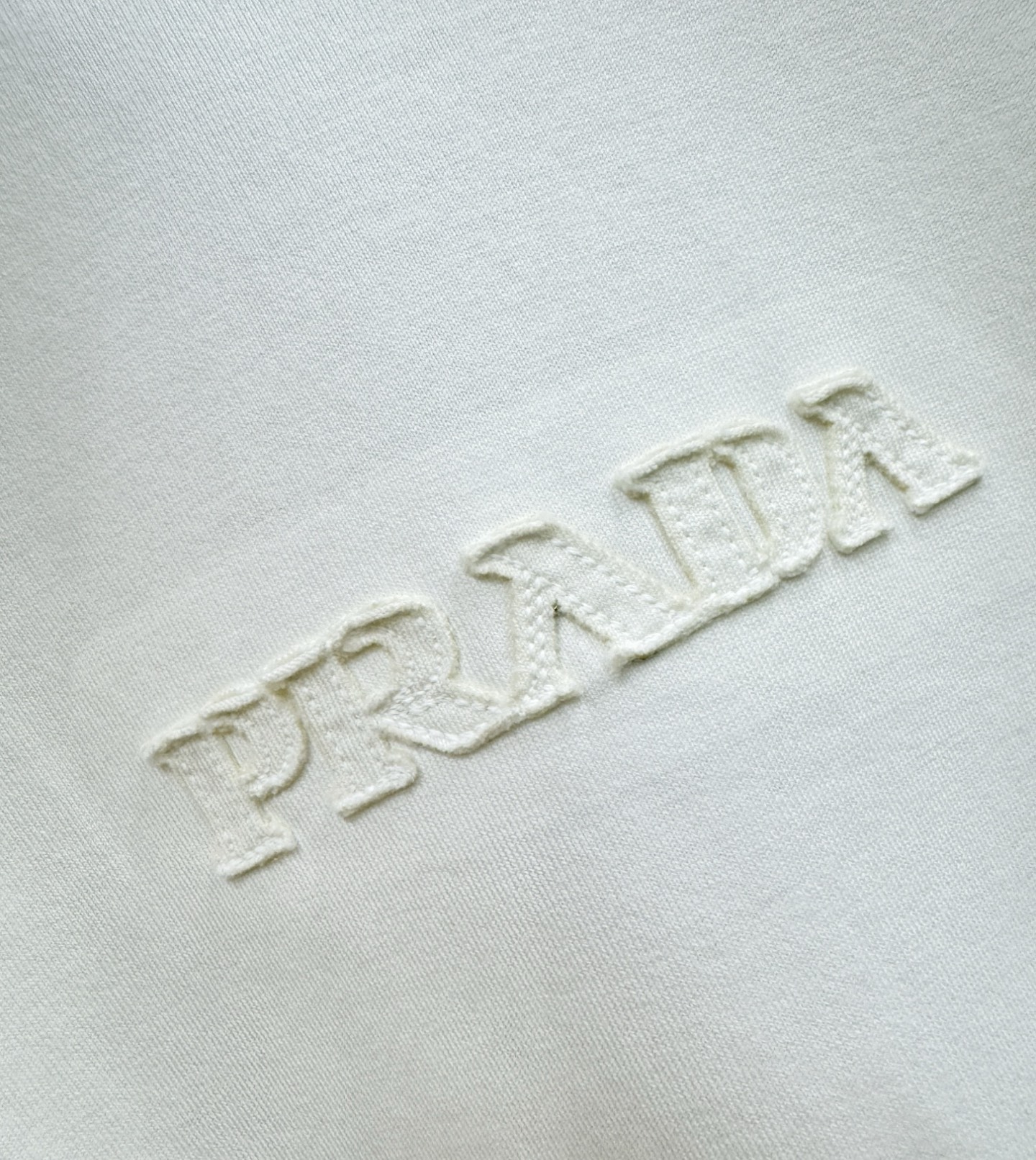 (最大可穿240斤) PRADA 普拉达 2025春夏新款短袖T恤！走秀图案时尚休闲短袖T恤衫！设计lo
