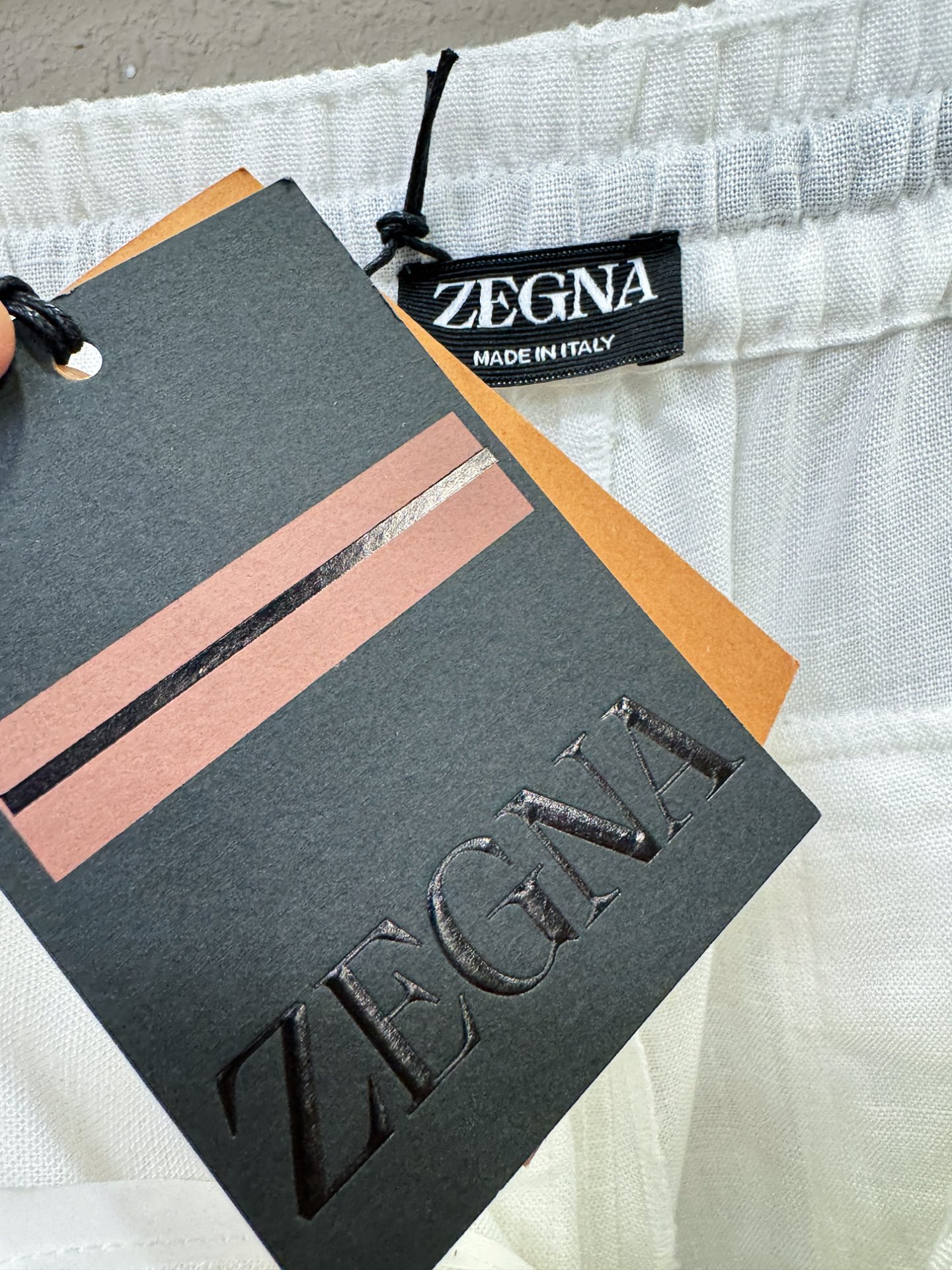 “Ermenegildo Zeg*ajaya 2025 Collection: Linen Leisure Atmosphere and Monolithic Designs” - 图片 4