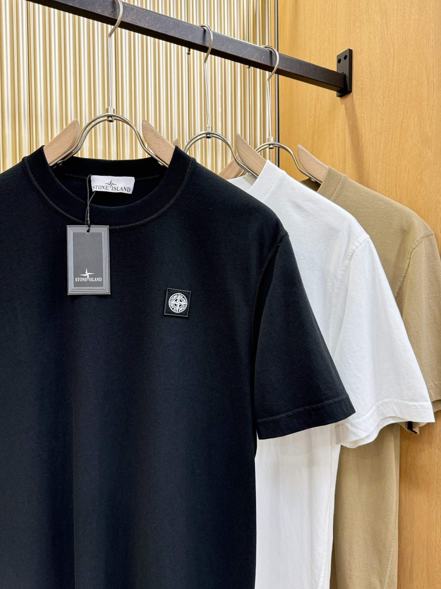 STONE ISLAND石头岛 2025春夏新款短袖T恤！走秀图案时尚休闲短袖T恤衫！设计logo设计！
