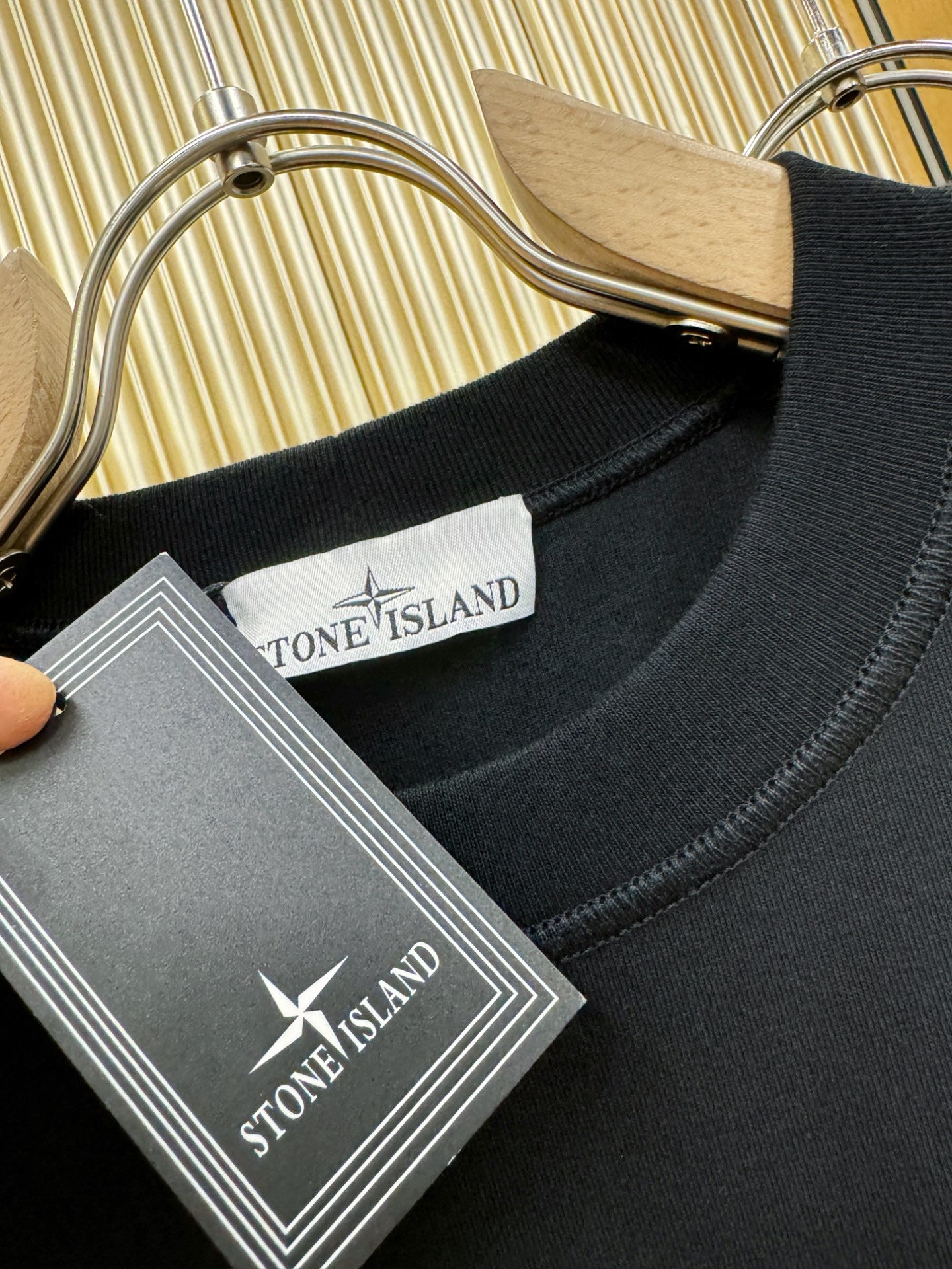 STONE ISLAND石头岛 2025春夏新款短袖T恤！走秀图案时尚休闲短袖T恤衫！设计logo设计！