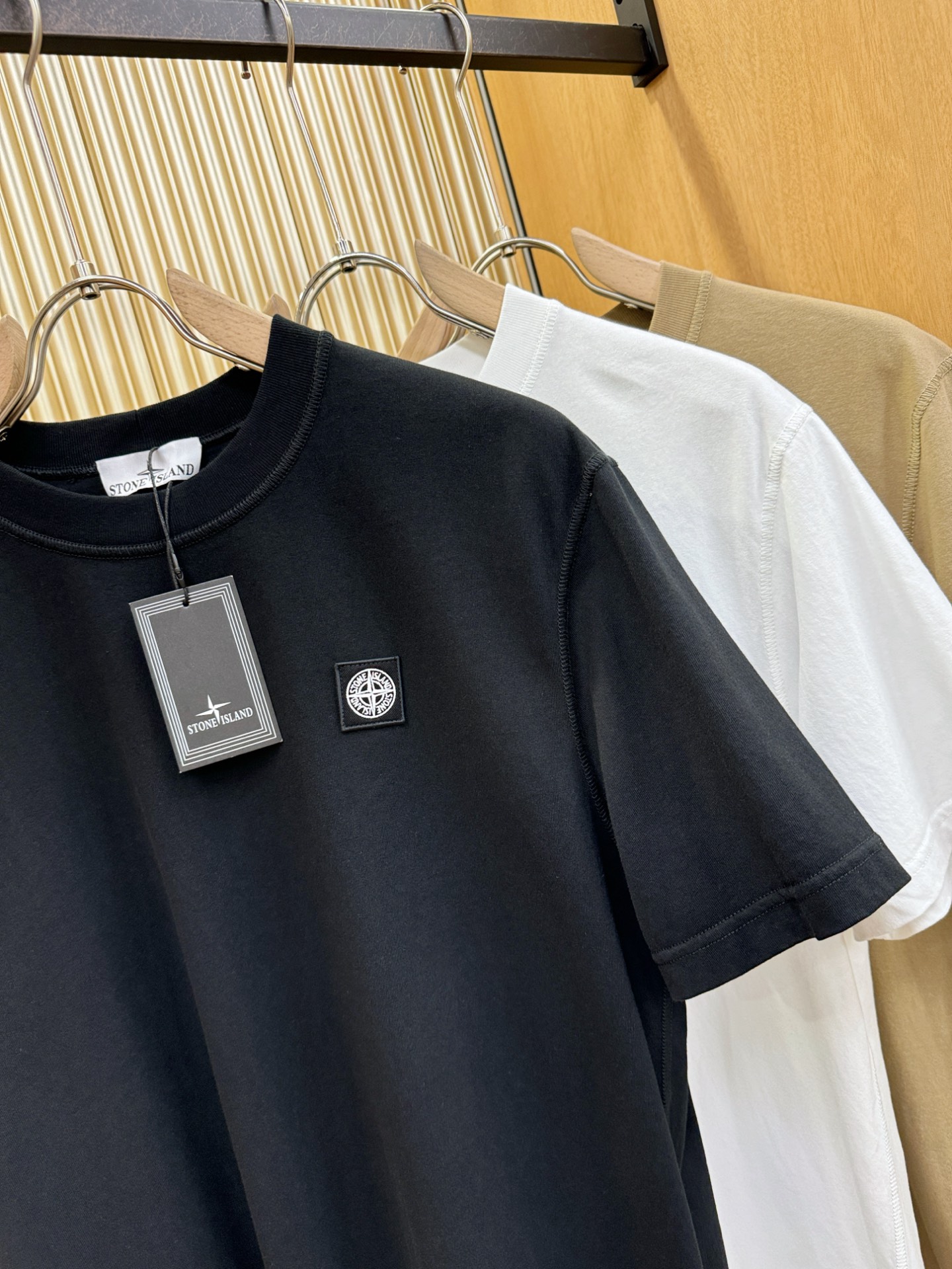 STONE ISLAND石头岛 2025春夏新款短袖T恤！走秀图案时尚休闲短袖T恤衫！设计logo设计！