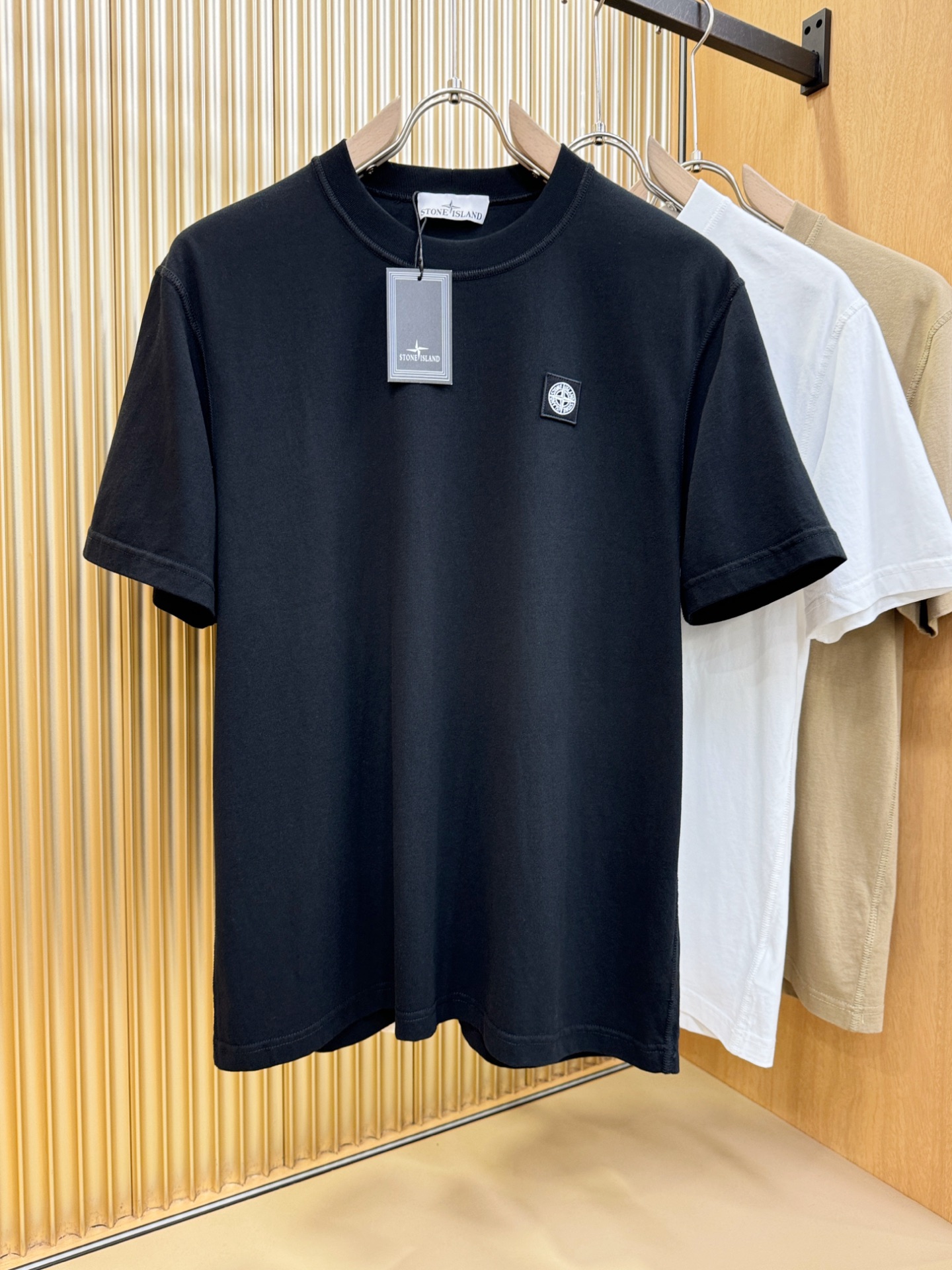 STONE ISLAND石头岛 2025春夏新款短袖T恤！走秀图案时尚休闲短袖T恤衫！设计logo设计！