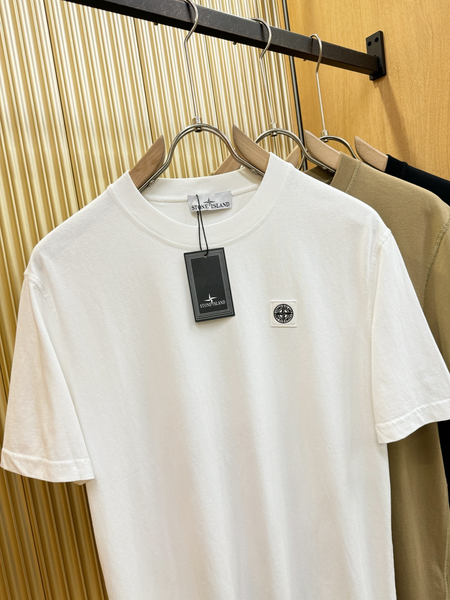 STONE ISLAND石头岛 2025春夏新款短袖T恤！走秀图案时尚休闲短袖T恤衫！设计logo设计！
