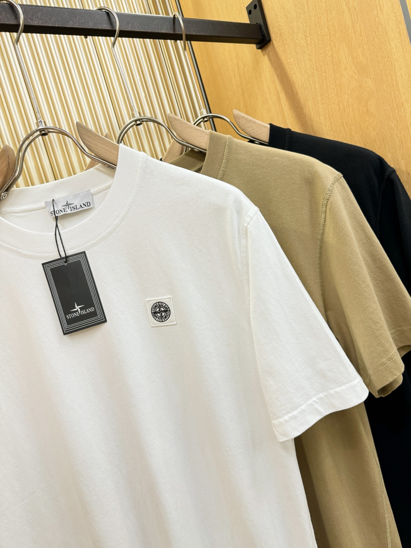 STONE ISLAND石头岛 2025春夏新款短袖T恤！走秀图案时尚休闲短袖T恤衫！设计logo设计！