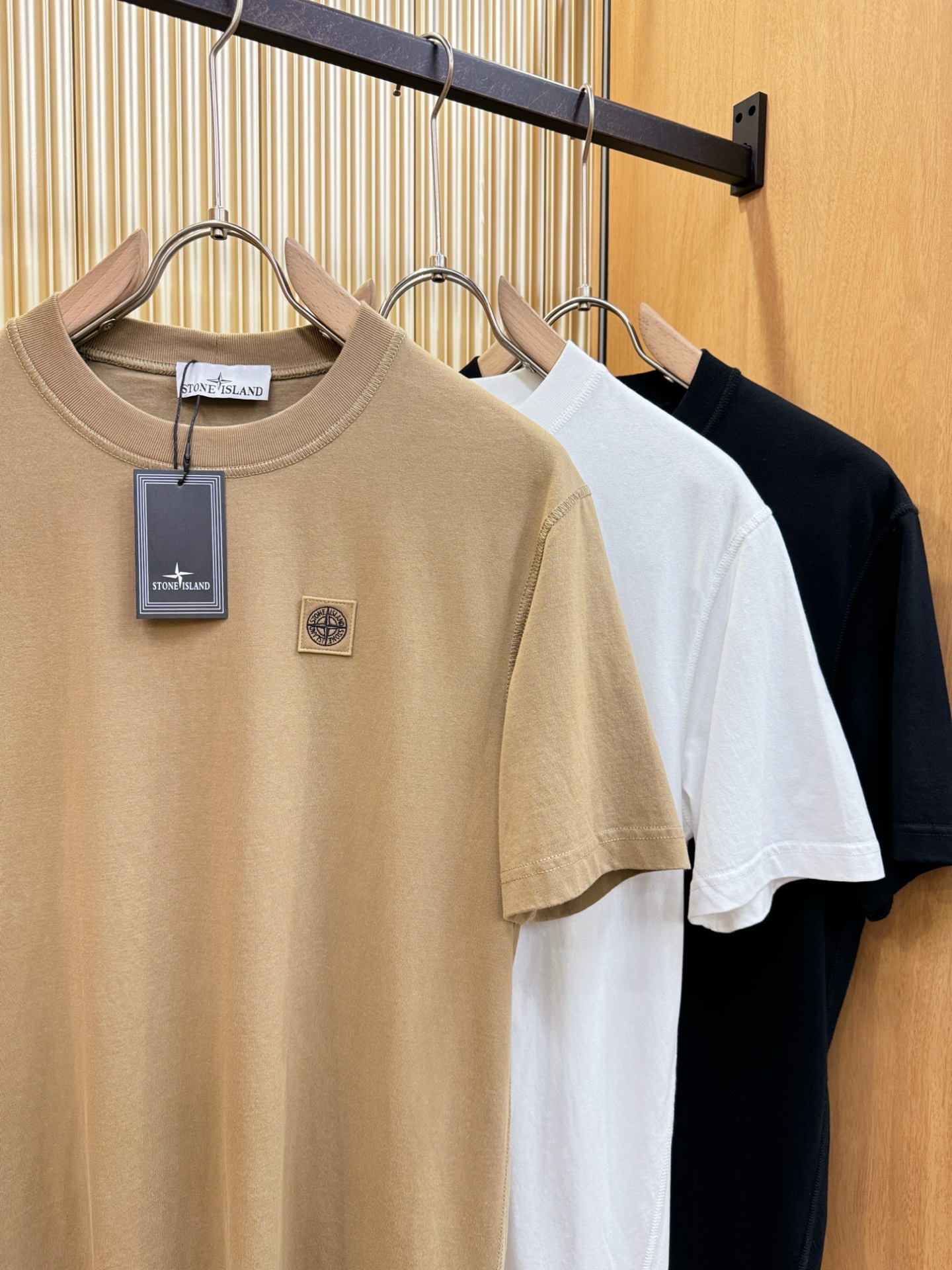 STONE ISLAND石头岛 2025春夏新款短袖T恤！走秀图案时尚休闲短袖T恤衫！设计logo设计！