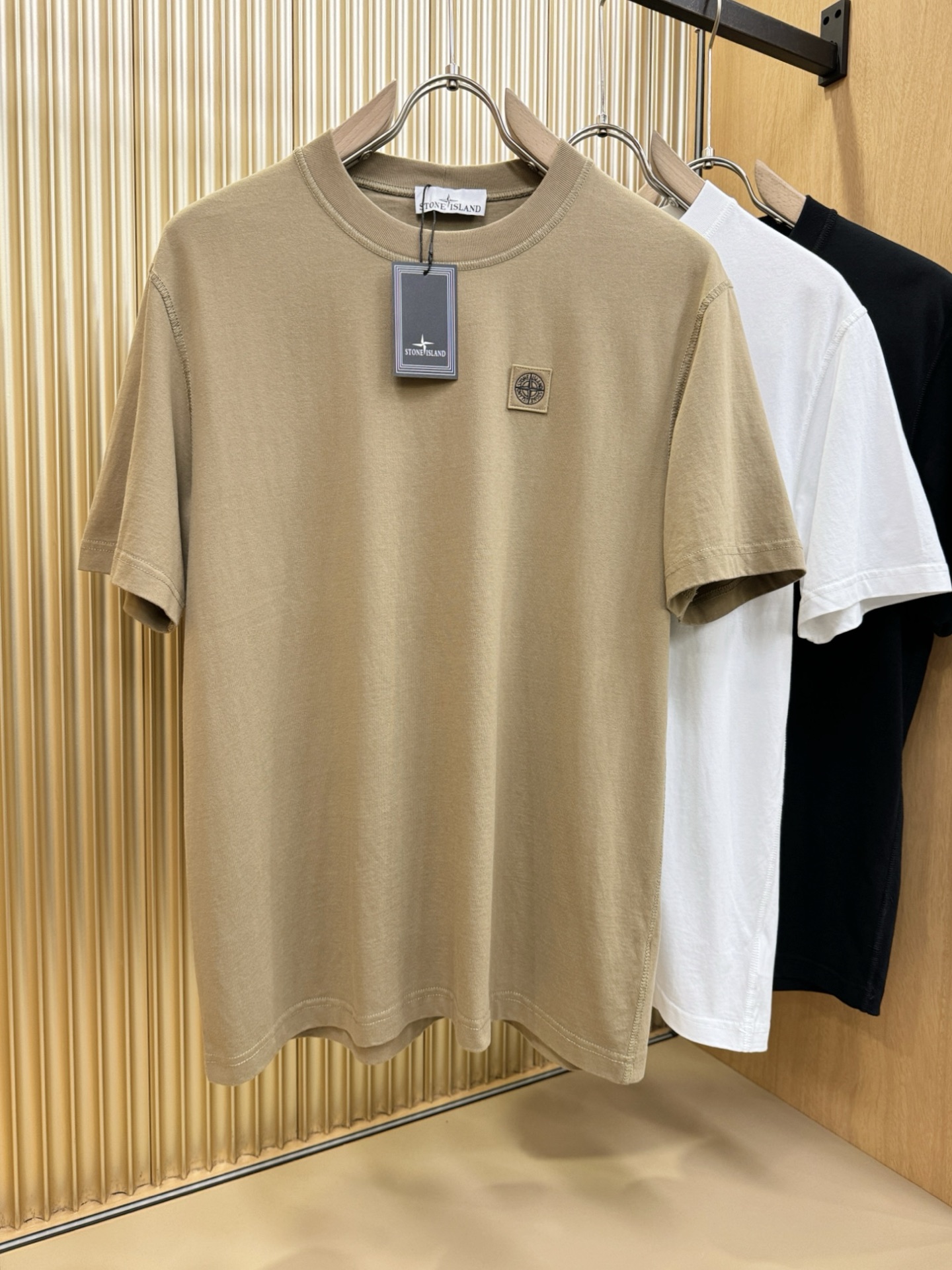 STONE ISLAND石头岛 2025春夏新款短袖T恤！走秀图案时尚休闲短袖T恤衫！设计logo设计！