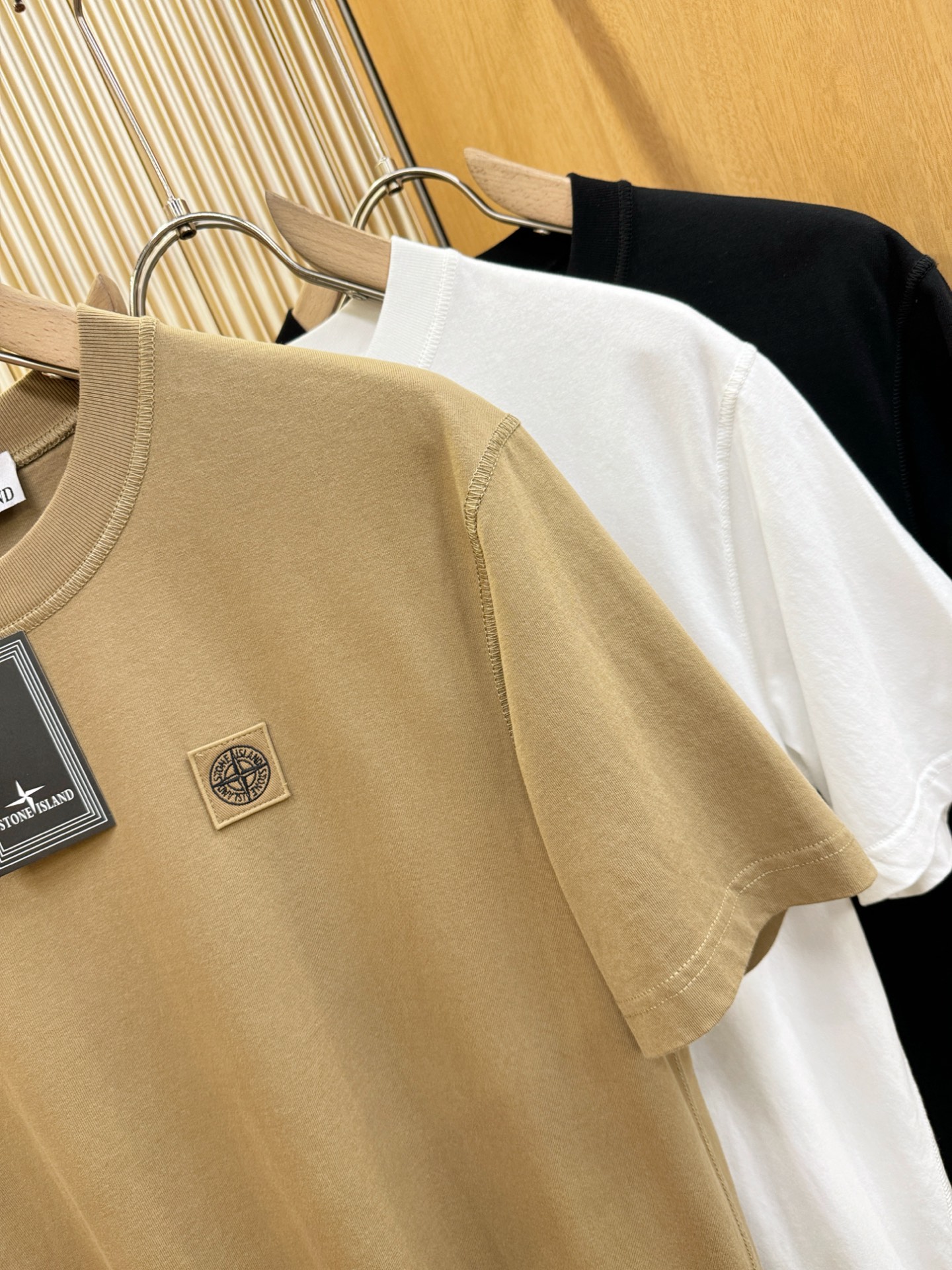 STONE ISLAND石头岛 2025春夏新款短袖T恤！走秀图案时尚休闲短袖T恤衫！设计logo设计！