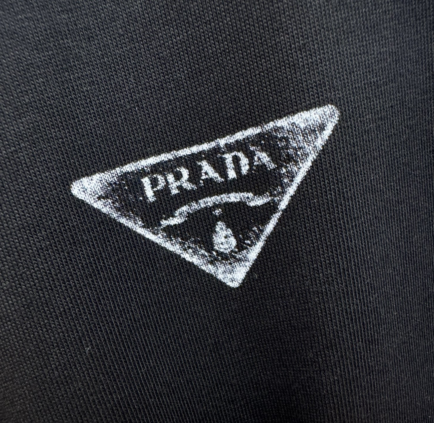 (最大可穿240斤)  PRADA 普拉达 2025春夏新款短袖T恤！走秀图案时尚休闲短袖T恤衫！设计l