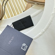 (最大可穿240斤) PRADA 普拉达 2025春夏新款短袖T恤!走秀图案时尚休闲短袖T恤衫!设计l (最大可穿240斤) PRADA 普拉达 2025春夏新款短袖T恤!走秀图案时尚休闲短袖T恤衫!设计l