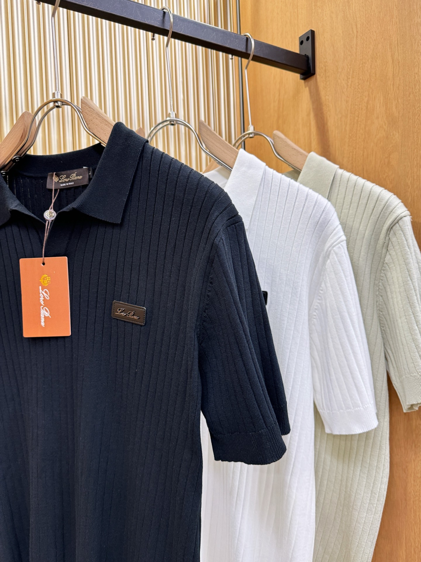 Loro Piana诺悠翩雅 2025春夏新品针织短袖，进口针织面料，手感柔软。顶级进口私货，时尚设计潮