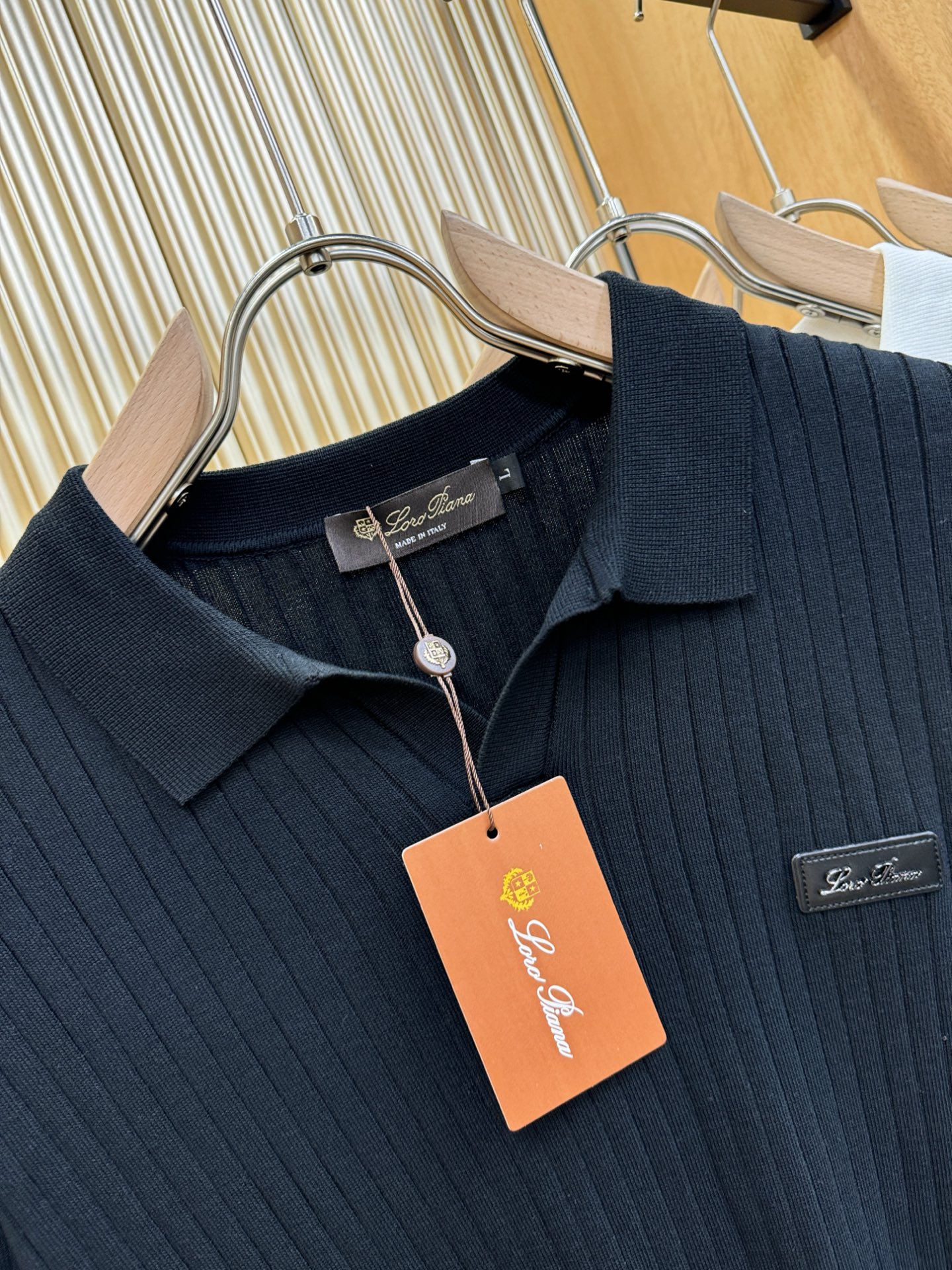 Loro Piana诺悠翩雅 2025春夏新品针织短袖，进口针织面料，手感柔软。顶级进口私货，时尚设计潮