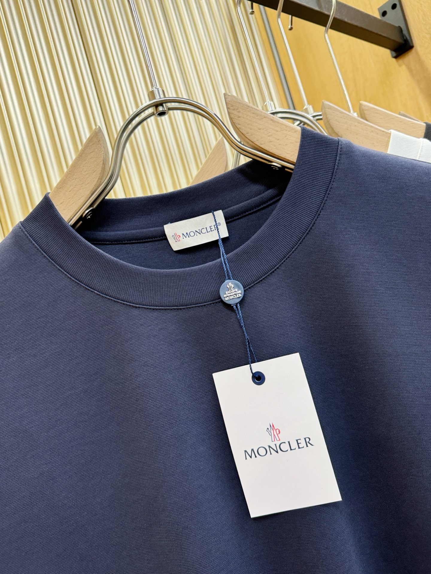 (最大可穿240斤) Moncler蒙口 2025春夏新款短袖T恤！走秀图案时尚休闲短袖T恤衫！设计lo