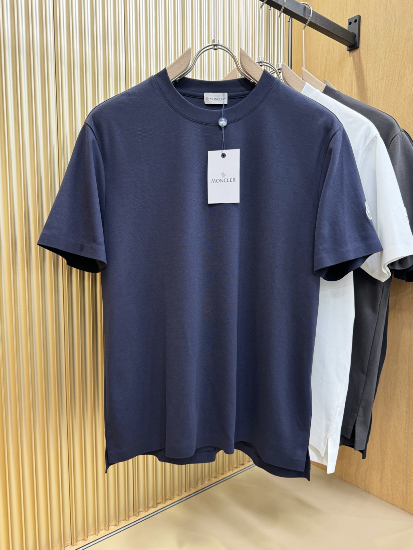 (最大可穿240斤) Moncler蒙口 2025春夏新款短袖T恤！走秀图案时尚休闲短袖T恤衫！设计lo