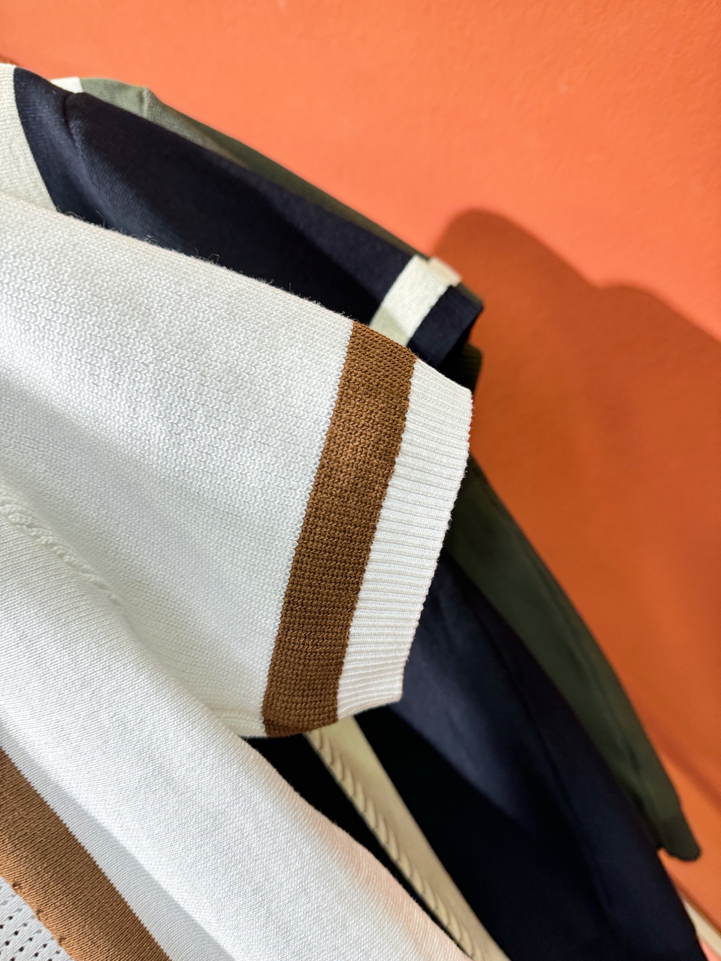 Moncler Fashion Short-Sleeved Shirt: Luxury Knit Sleeves, Imported Fabric, Top Quality, Wide Size Range - 图片 5